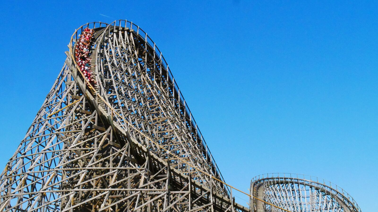 Panasonic Lumix DMC-G85 (Lumix DMC-G80) sample photo. Roller coaster, theme, by photography