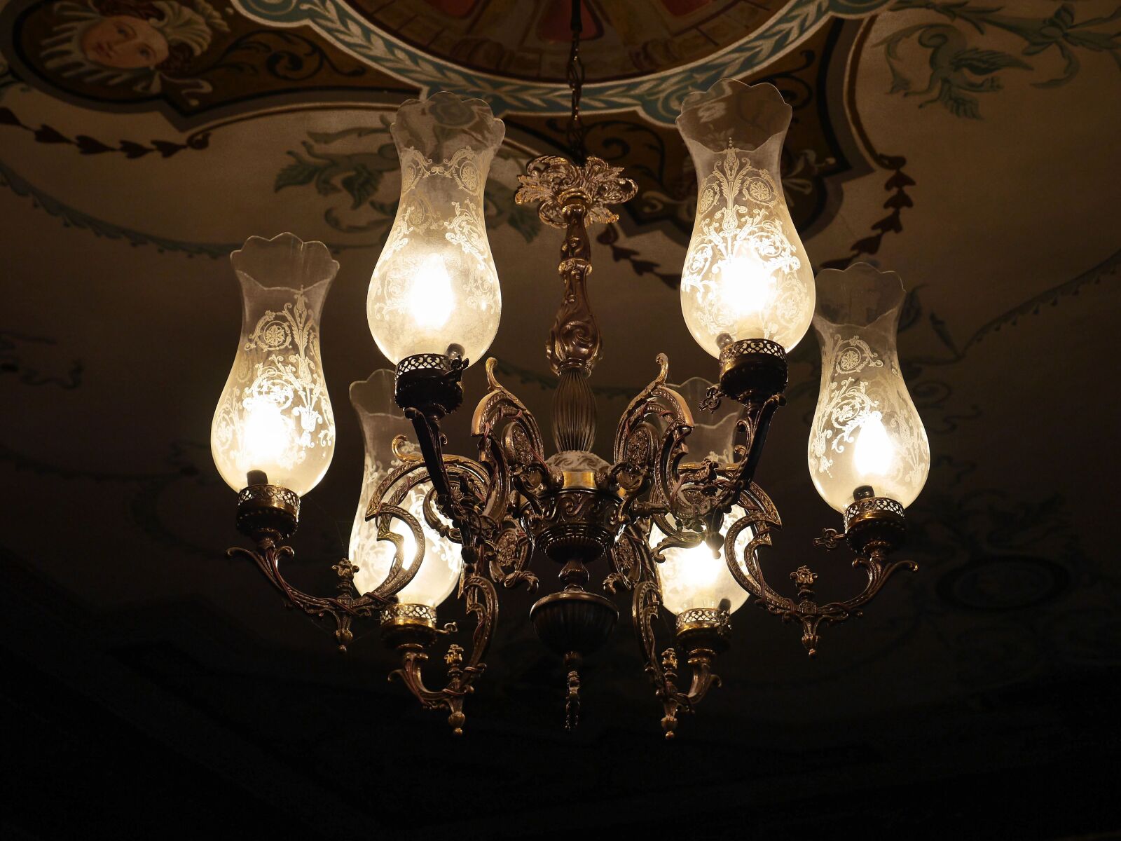 Panasonic Lumix DMC-GH3 sample photo. Chandelier, antique, glass goblets photography