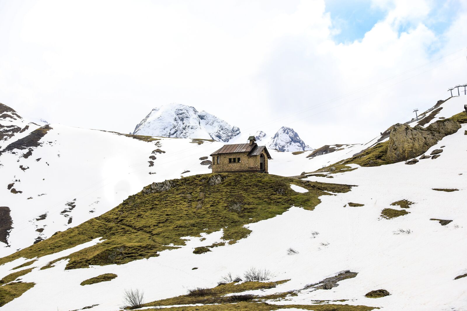 Canon EOS 5D Mark IV sample photo. Mountain, landscape, mountain chapel photography
