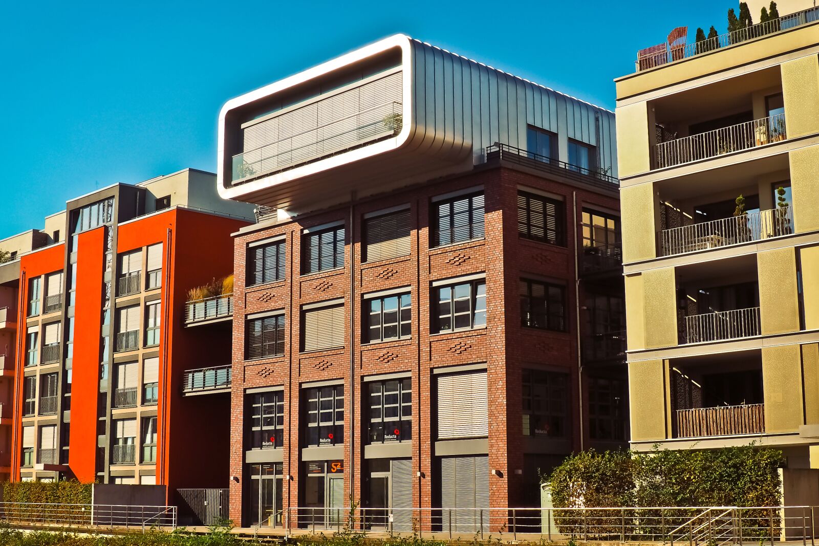 Olympus OM-D E-M10 sample photo. Architecture, modern, building photography