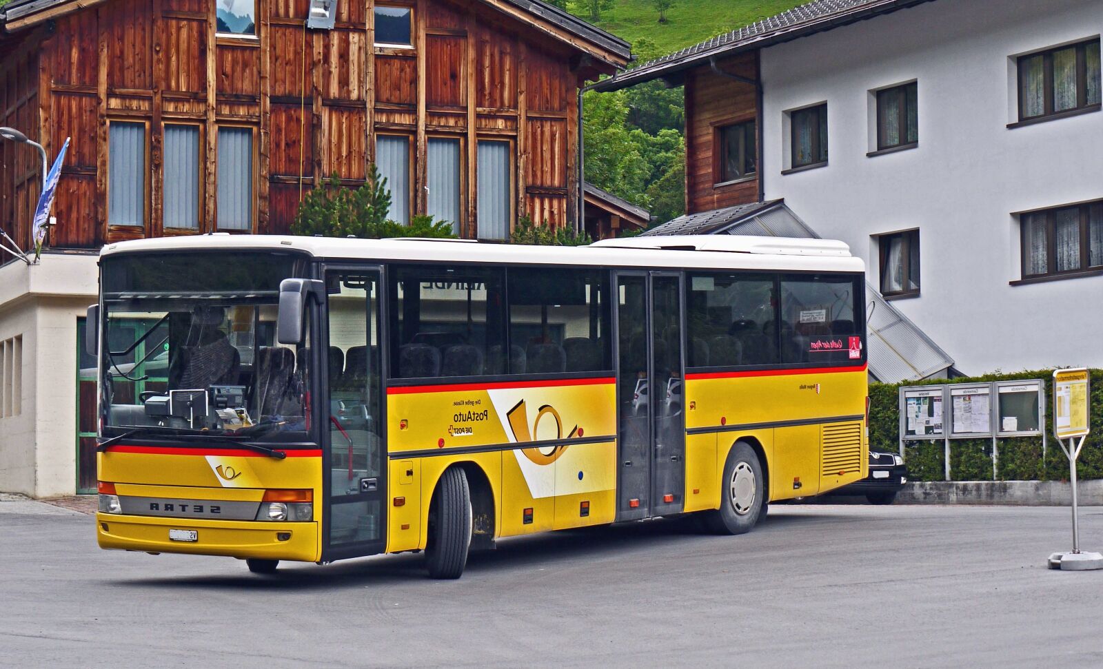 Panasonic Lumix DMC-G1 sample photo. Bus, passenger, transportation, vehicle photography