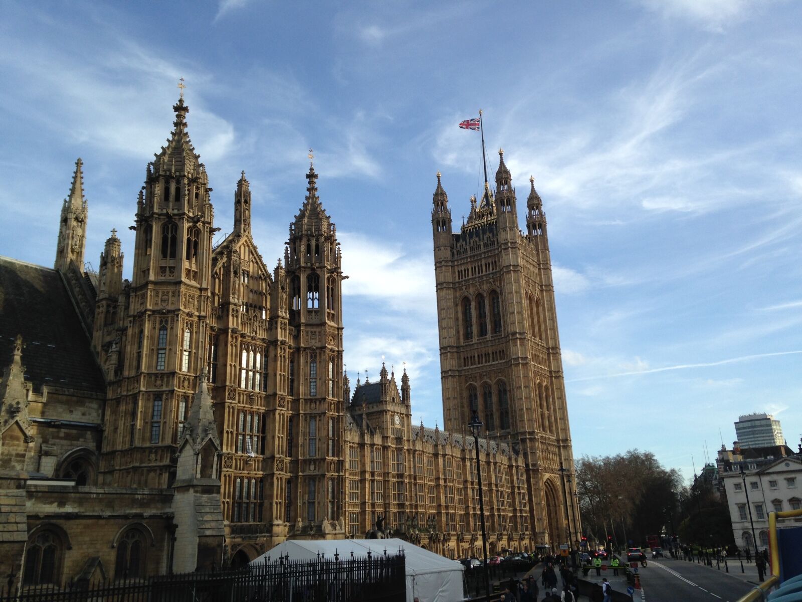 iPhone 5 back camera 4.12mm f/2.4 sample photo. London, england, britain photography