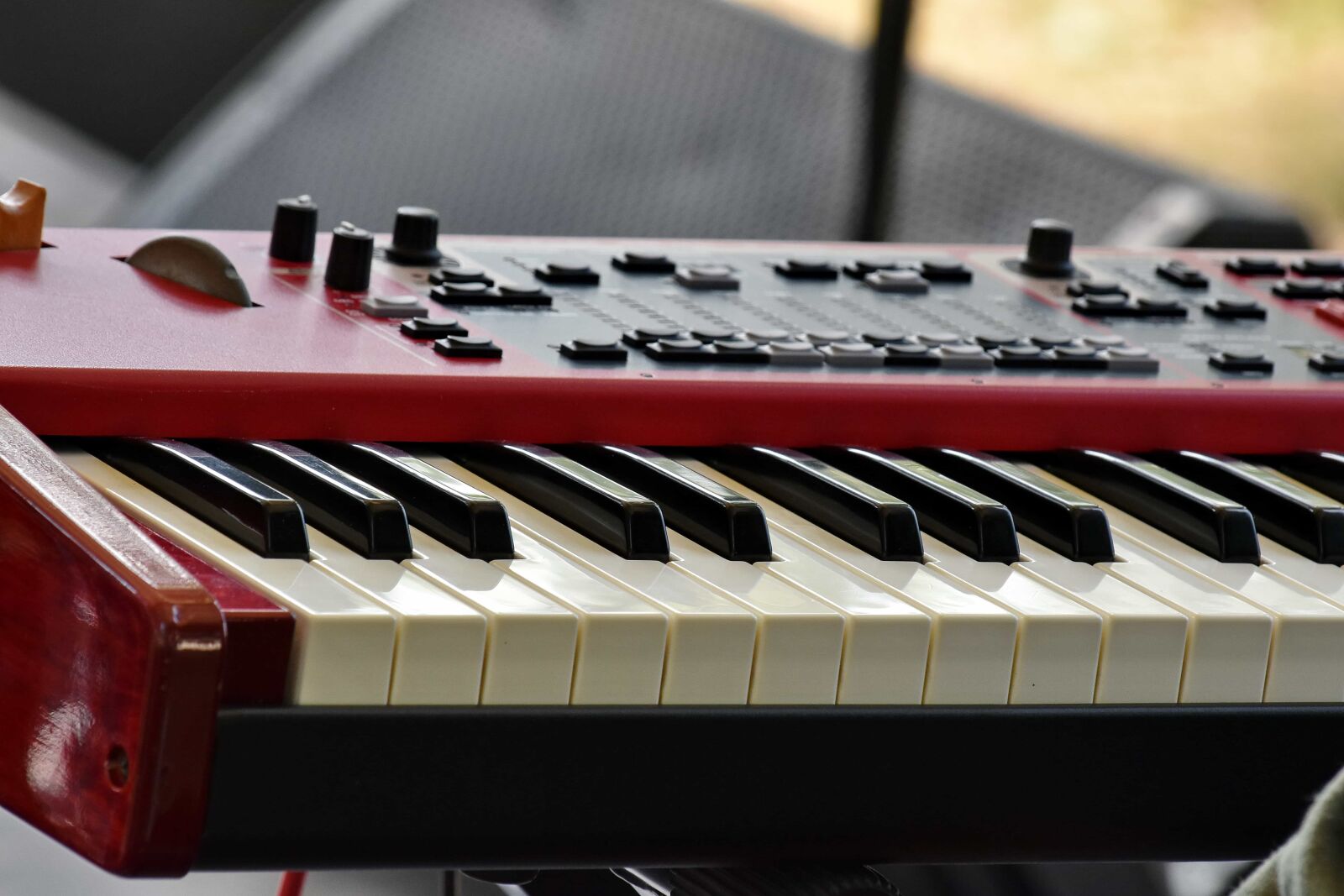 Nikon D5500 sample photo. Studio, synthesizer, sound, ebony photography