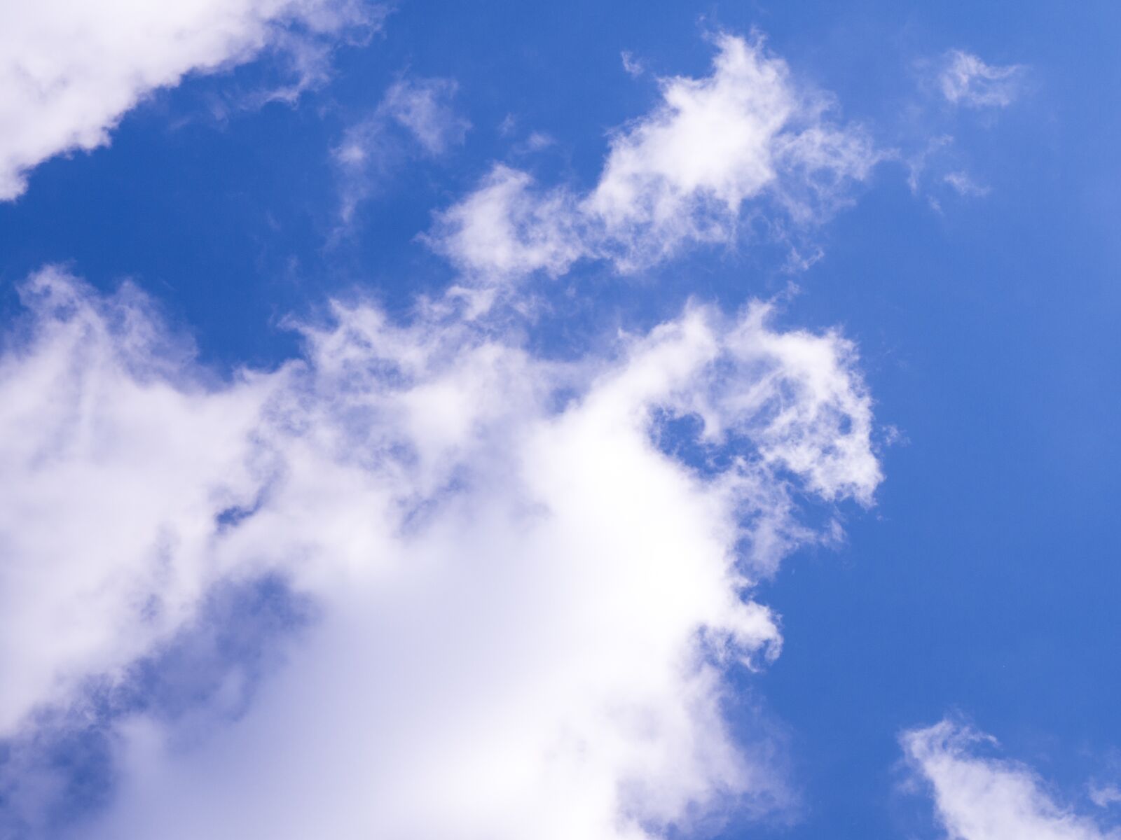 Olympus OM-D E-M10 sample photo. Blue, sky, clouds photography