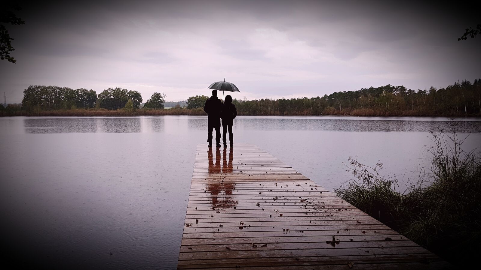 Samsung Galaxy S7 Edge sample photo. Pair, rain, umbrella photography