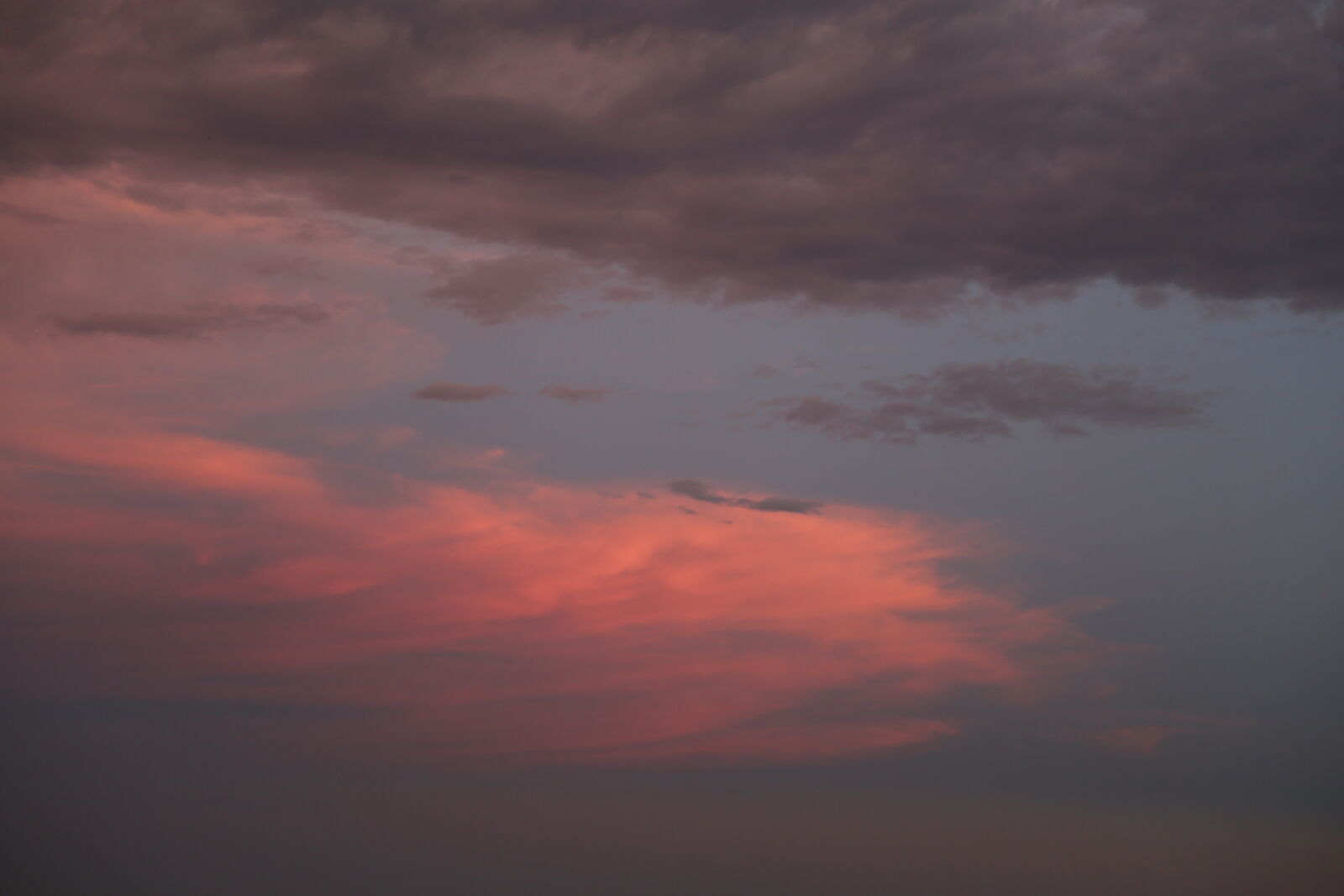 Canon EF 24-105mm F4L IS USM sample photo. Clouds, pink, sunset photography