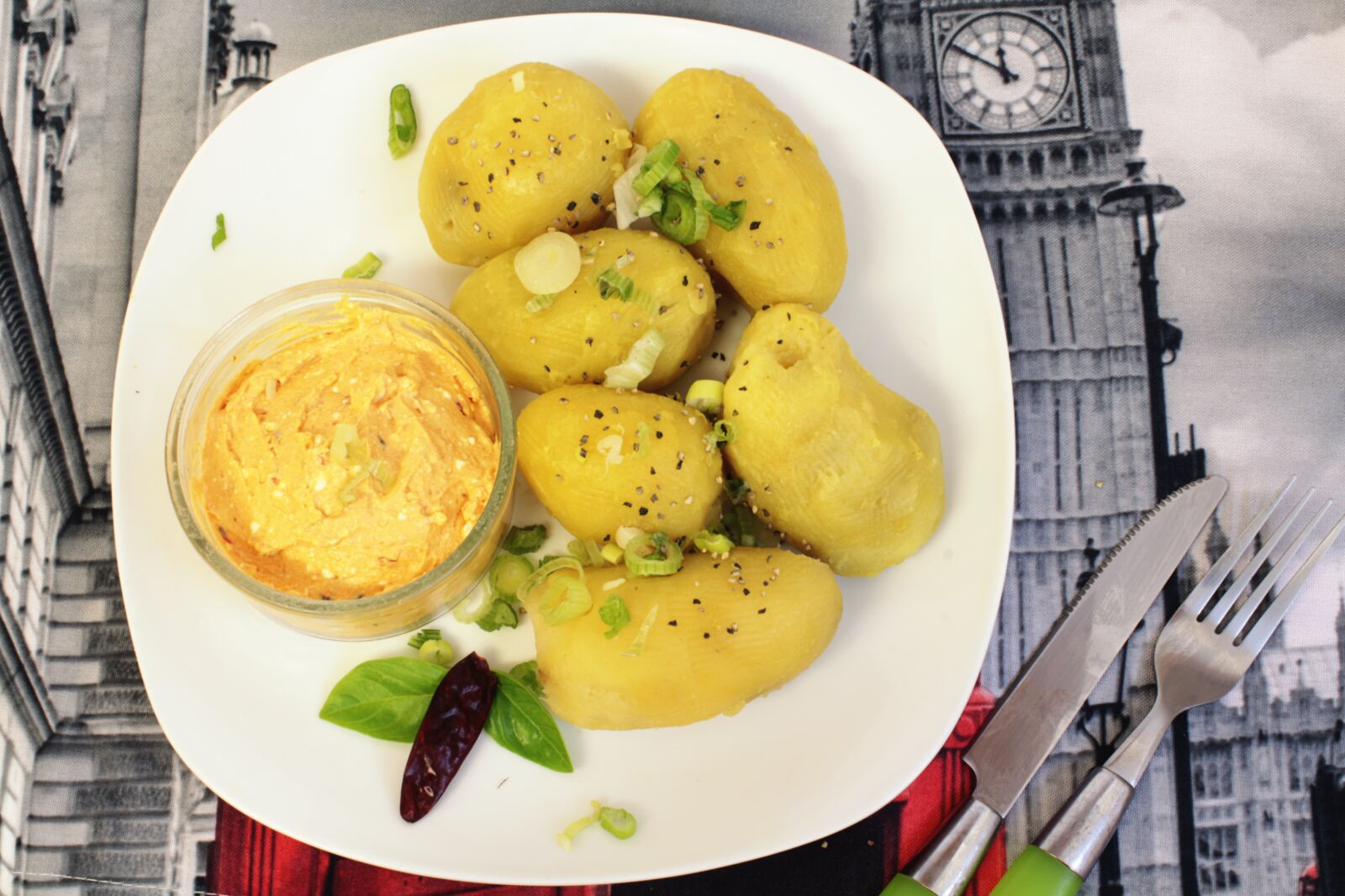 Canon EOS 700D (EOS Rebel T5i / EOS Kiss X7i) sample photo. Potato, vegan, food photography