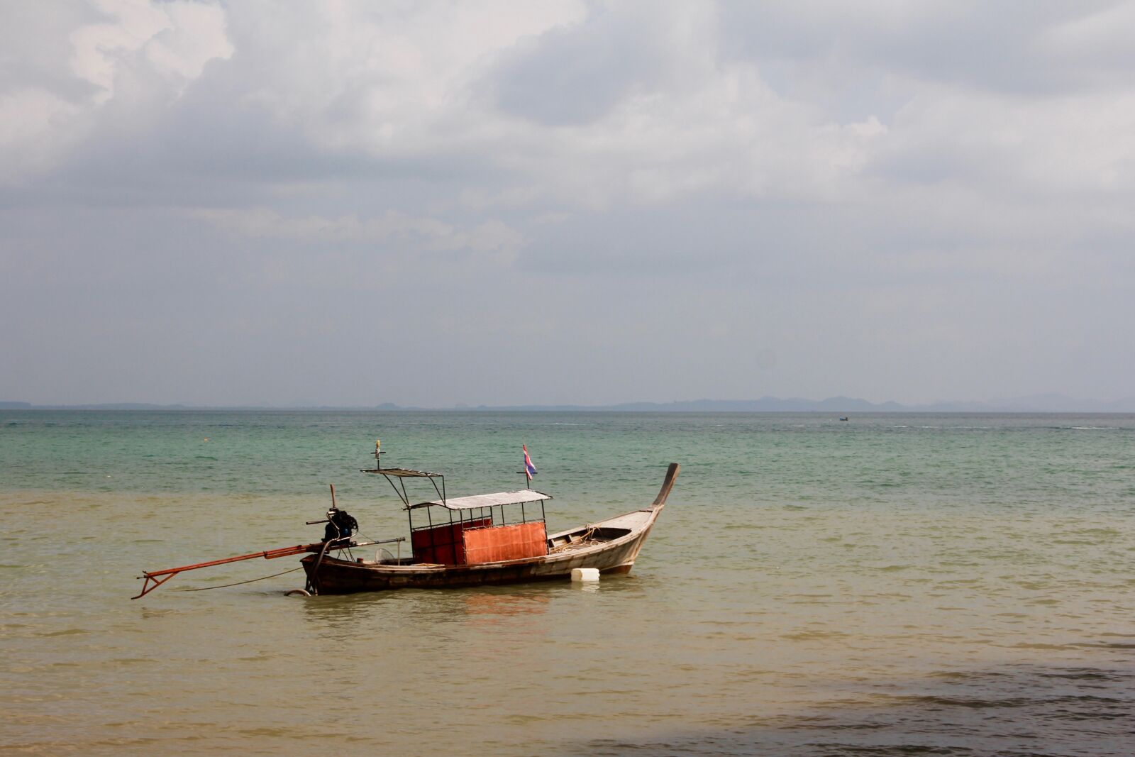 Canon EOS 60D sample photo. Boat, lake, ocean photography