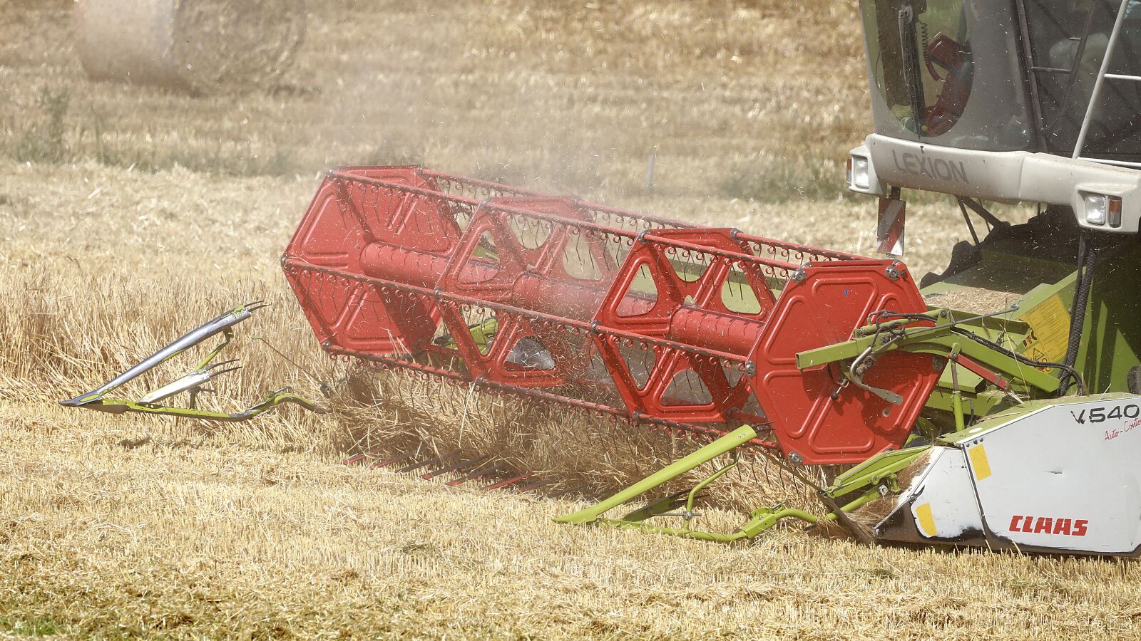 150-600mm F5-6.3 DG OS HSM | Contemporary 015 sample photo. Harvest, combine harvester, agriculture photography