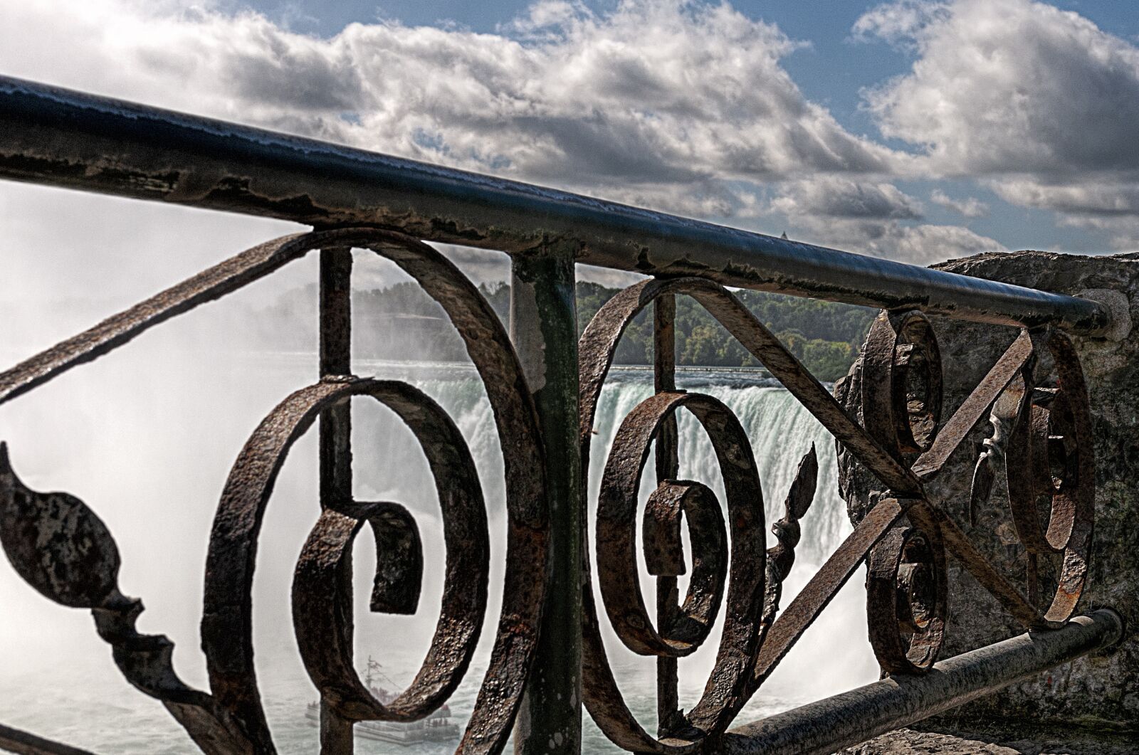 Nikon D300 sample photo. Niagara falls, fence, sky photography