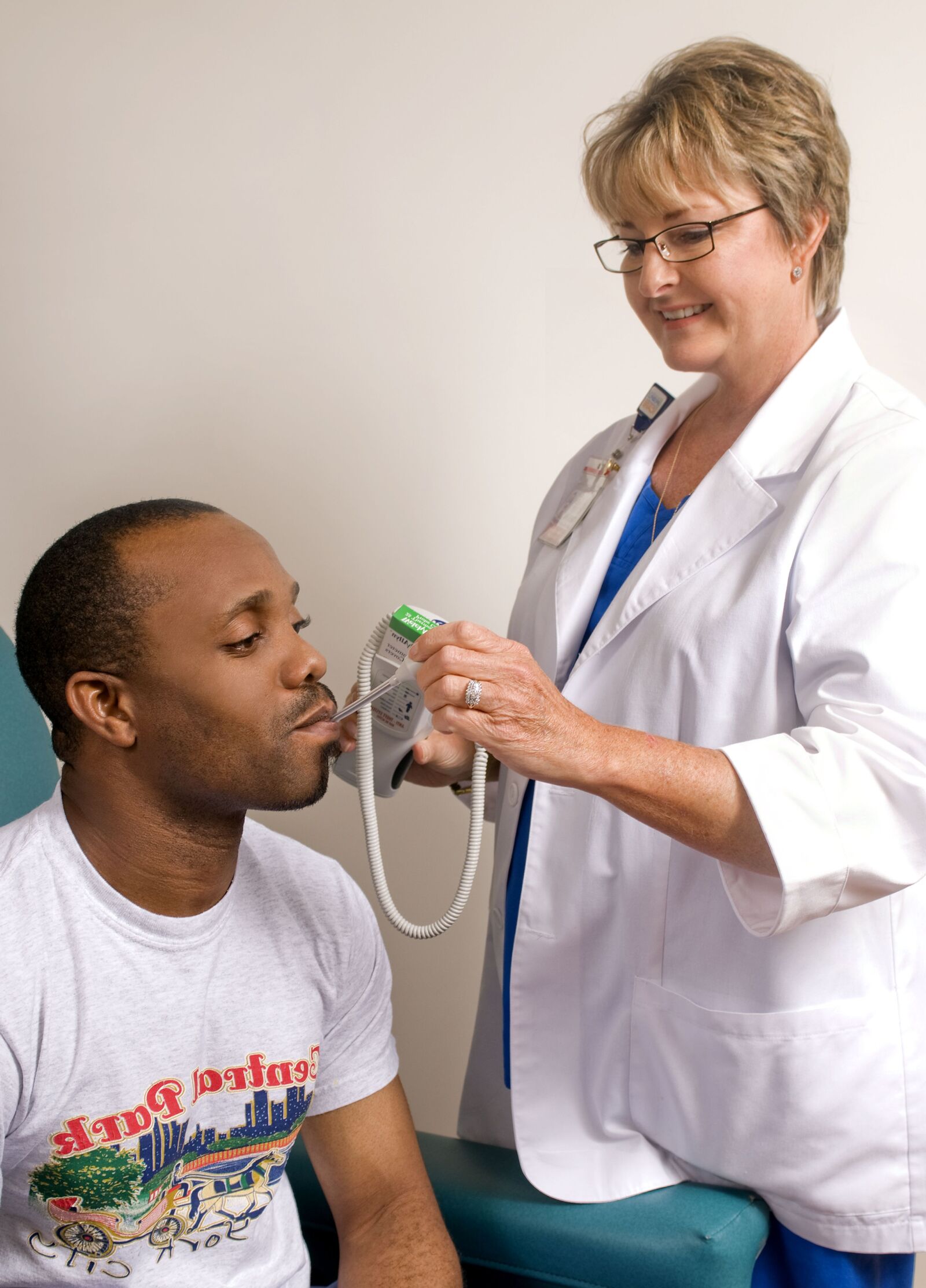 Nikon D300 sample photo. Physical, examination, doctor photography