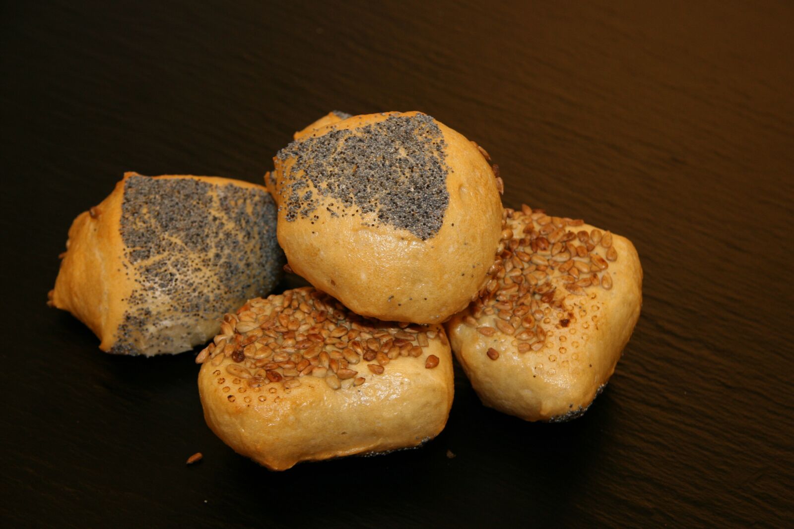 Canon EOS 20D sample photo. Breakfast bread, buns, baked photography