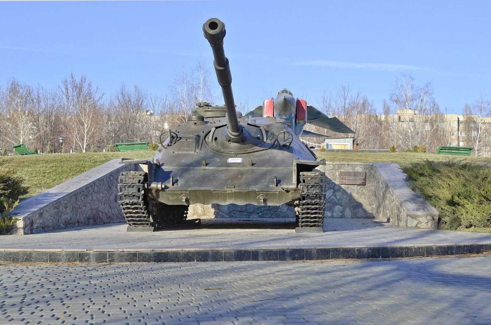 Nikon D3100 sample photo. Tank, monument, soviet army photography