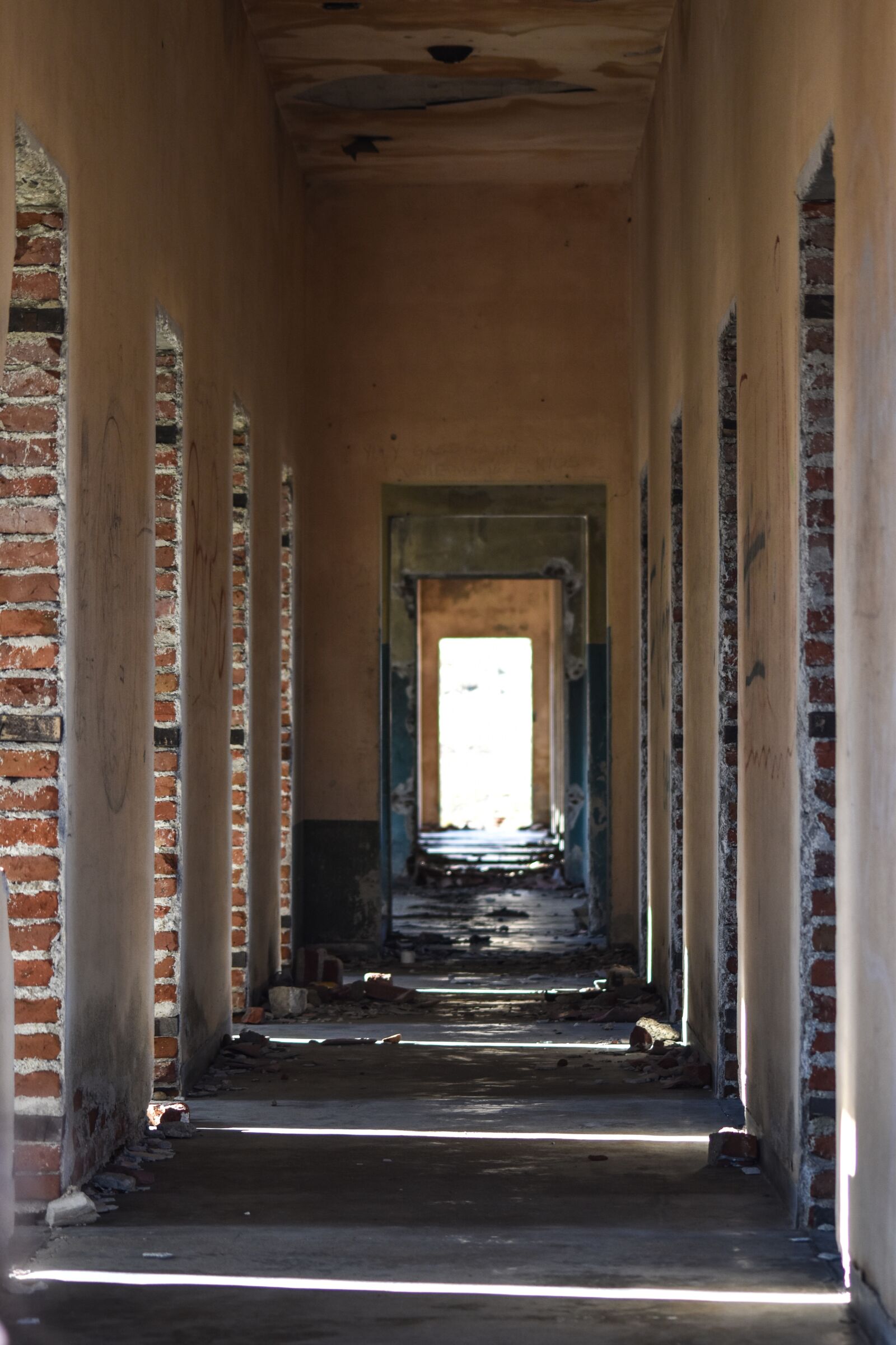 Nikon D5500 sample photo. Input, construction, old photography