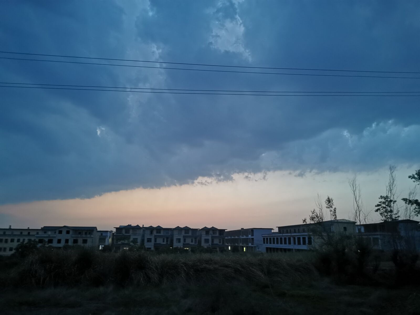 HUAWEI P30 sample photo. Clouds, dyed, blue photography