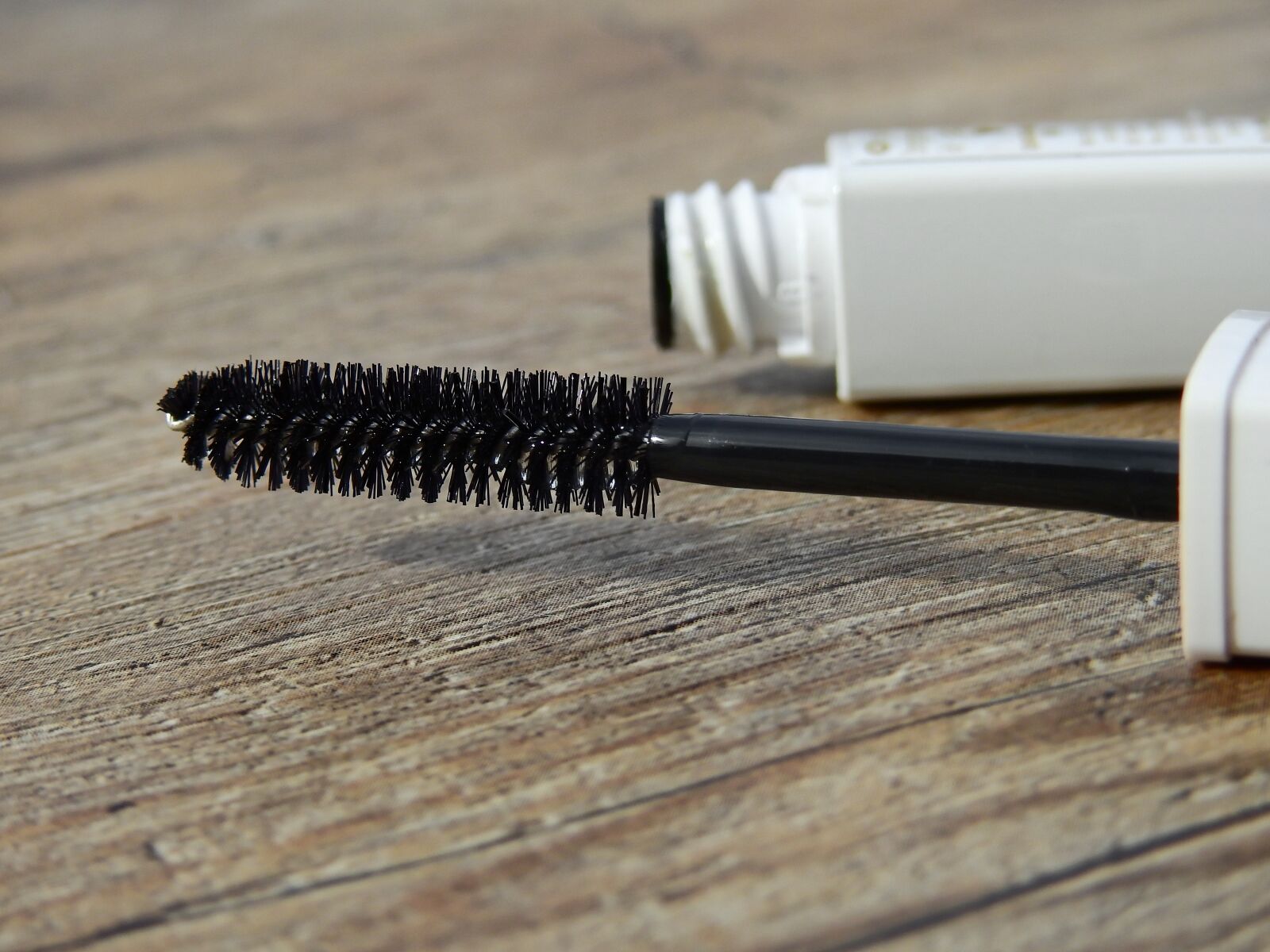 Nikon Coolpix P900 sample photo. Cosmetics, make up, makeup photography
