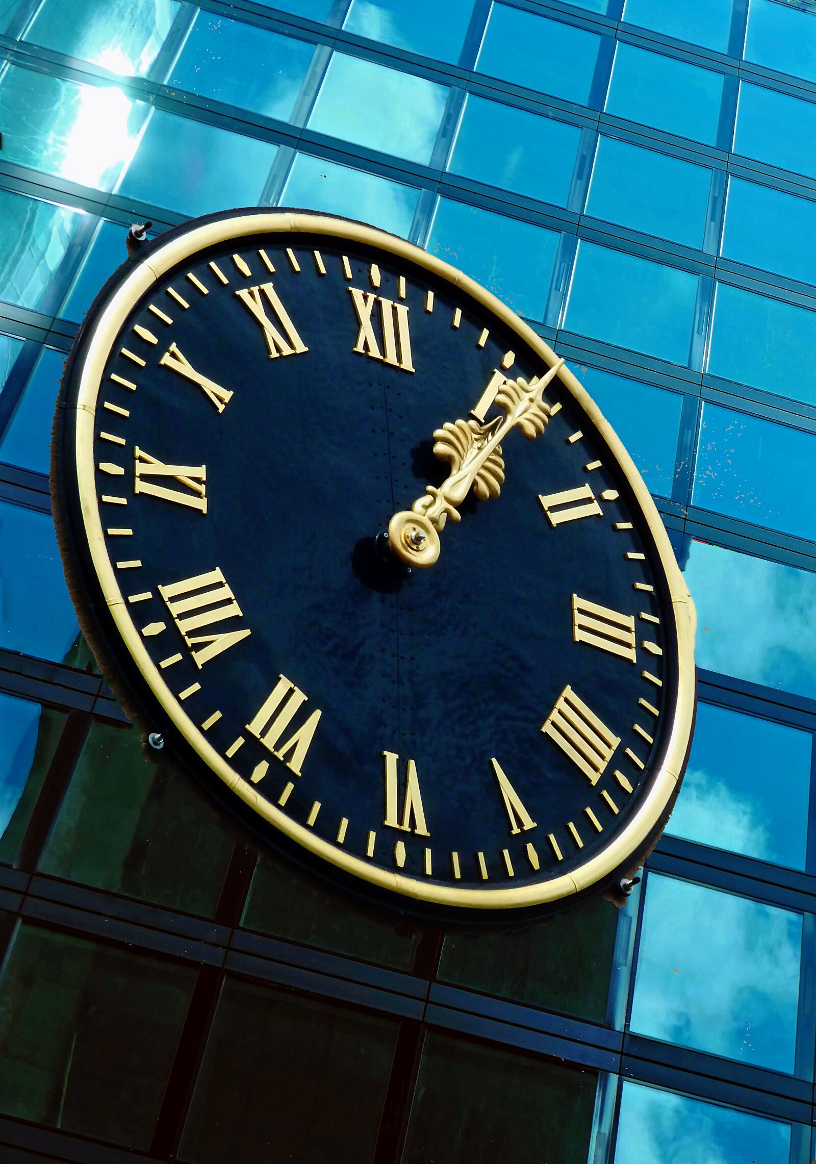 Panasonic DMC-TZ7 sample photo. Clock, time, timepiece photography