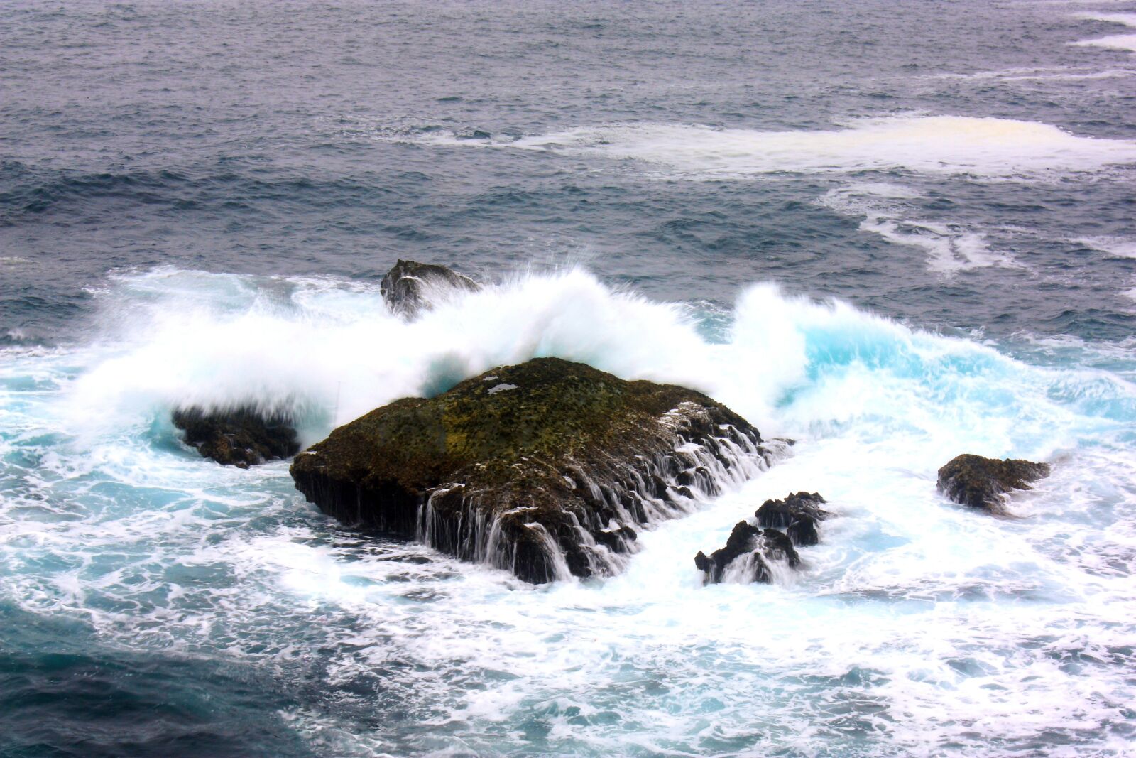 Canon EOS 450D (EOS Rebel XSi / EOS Kiss X2) sample photo. Mar, waves, ocean photography