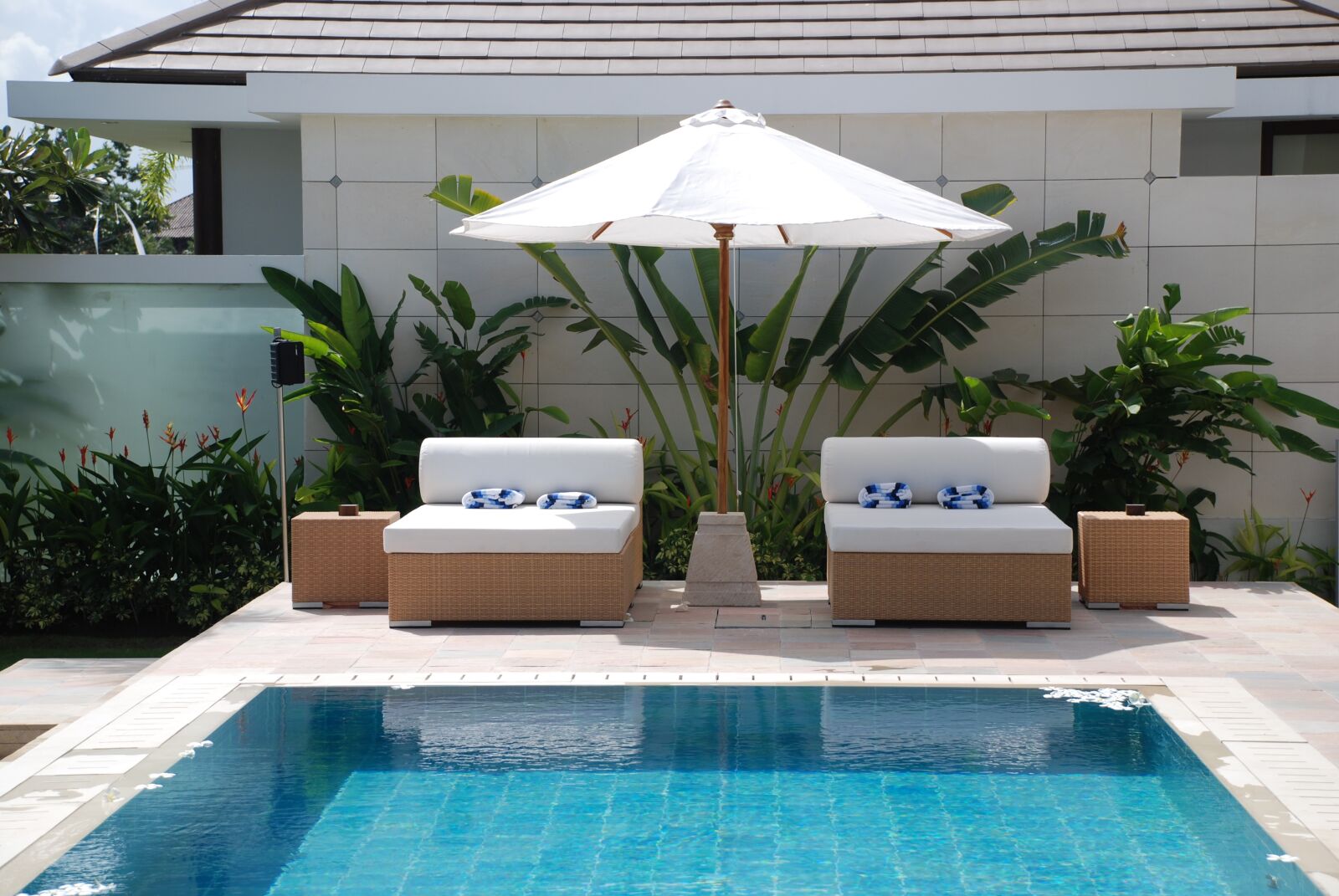 Nikon D80 sample photo. Bali honeymoon, travel, pool photography