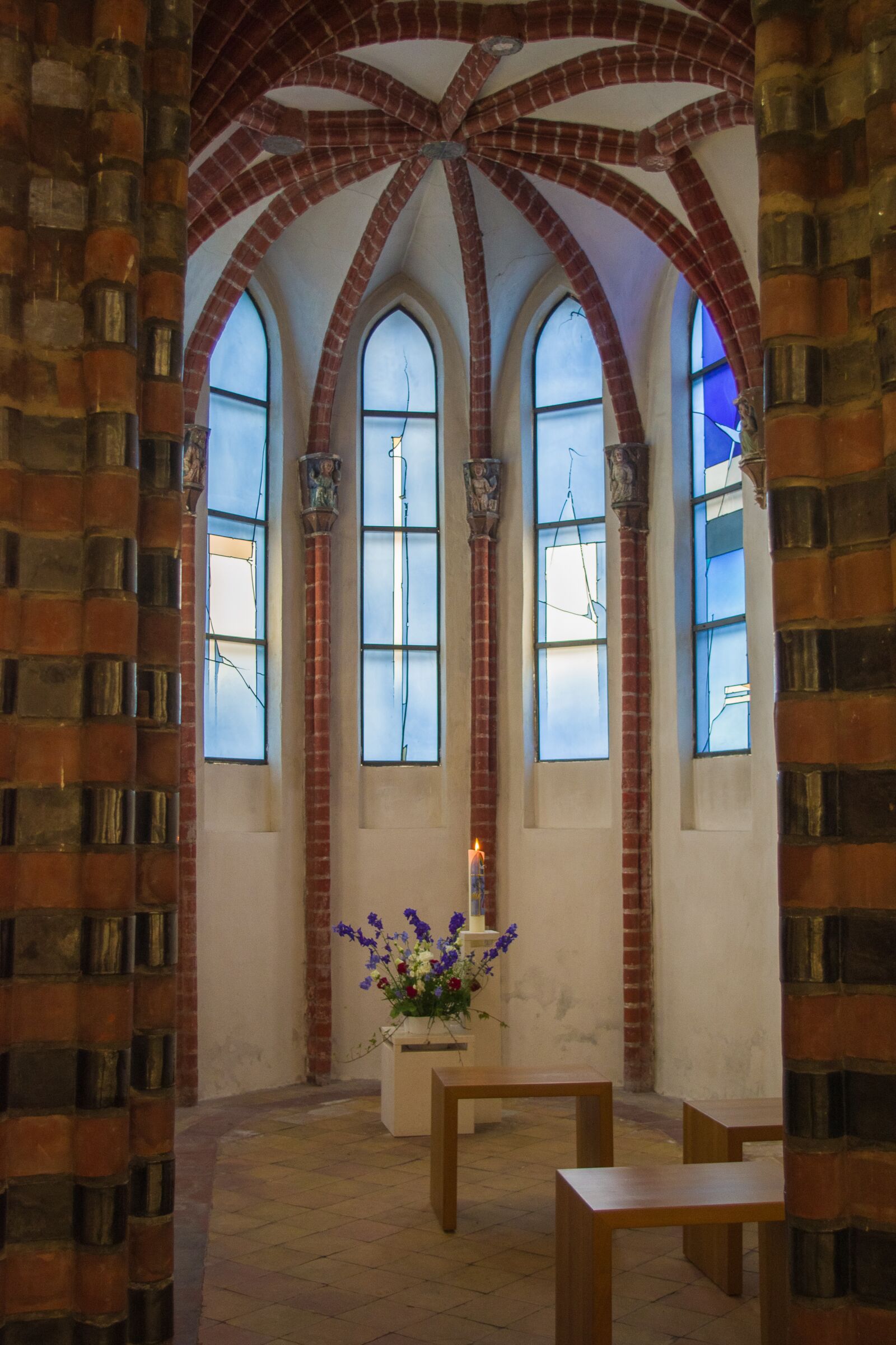 smc PENTAX-DA L 18-55mm F3.5-5.6 sample photo. Chapel, blue, church window photography