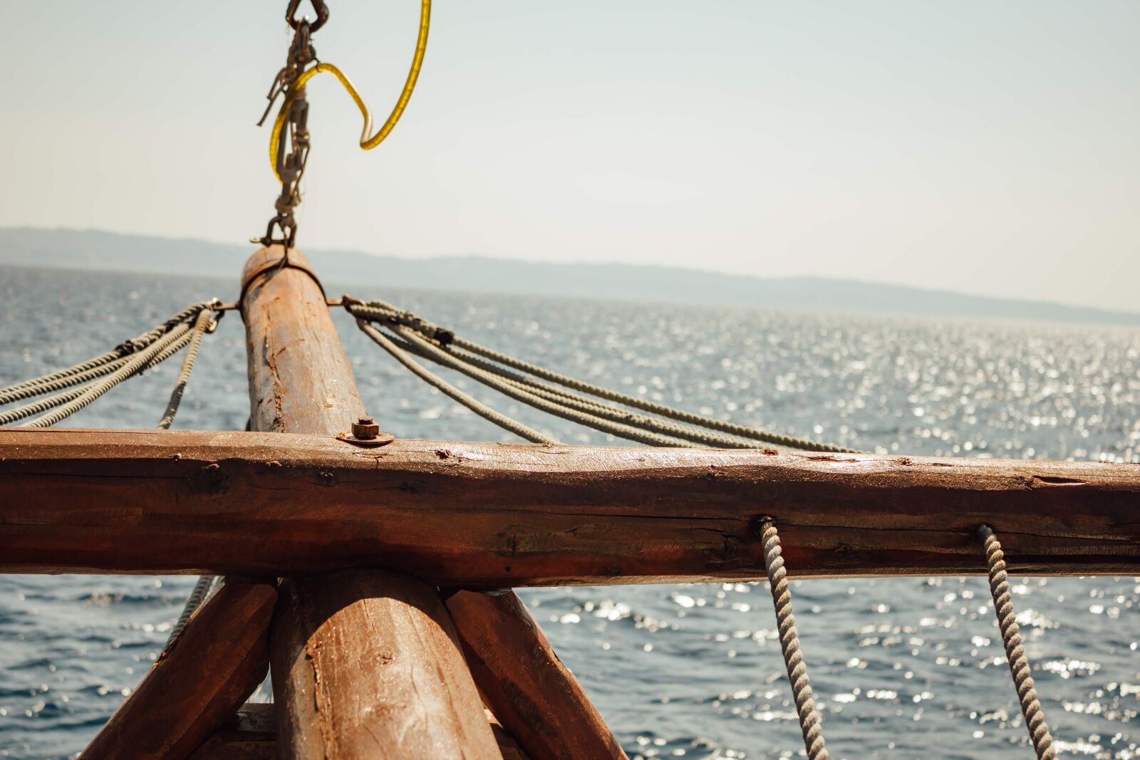Canon EF-S 18-55mm F3.5-5.6 IS sample photo. Sailboat, sailing, craft, rope photography