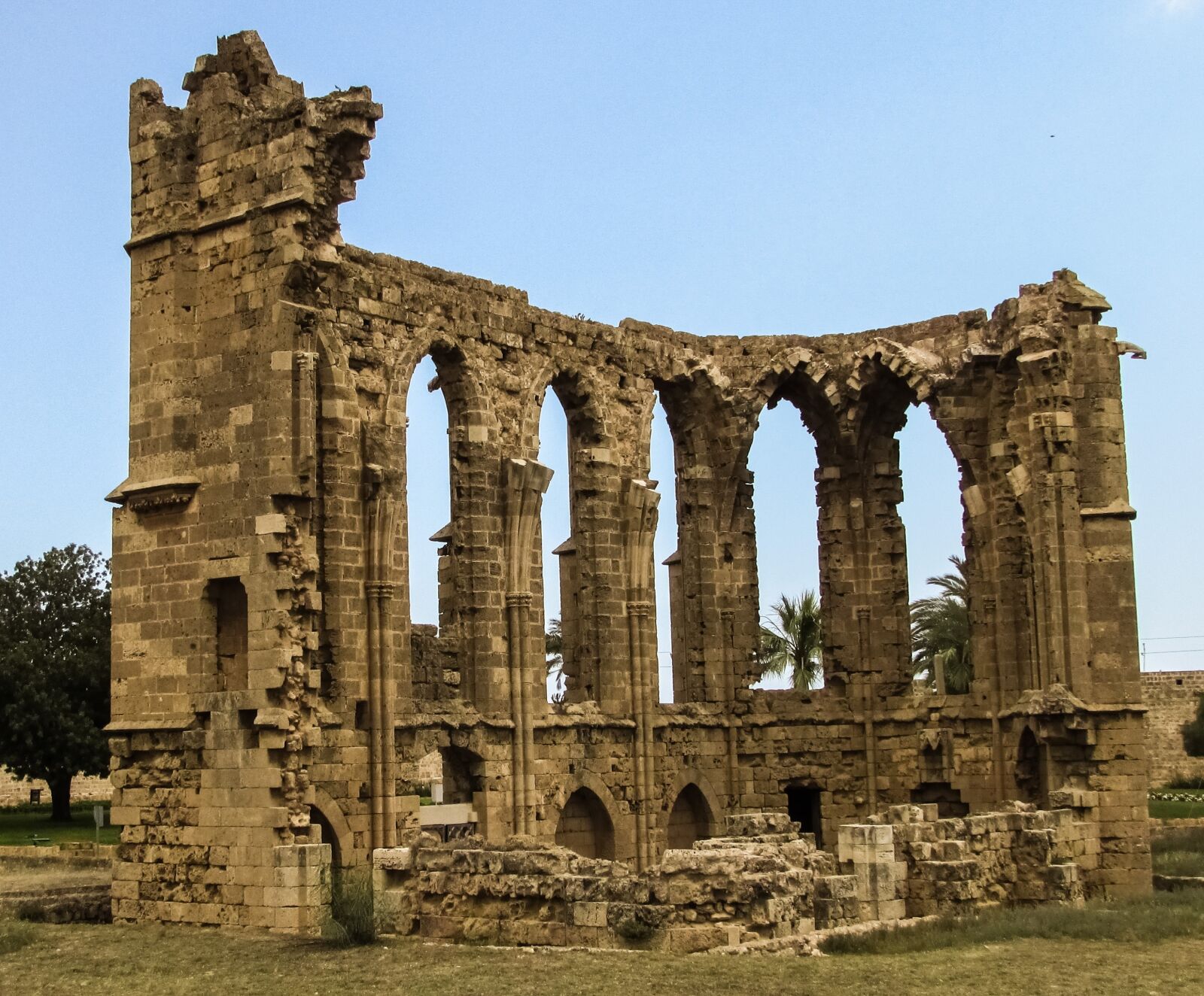 Canon PowerShot SX400 IS sample photo. Cyprus, famagusta, church photography