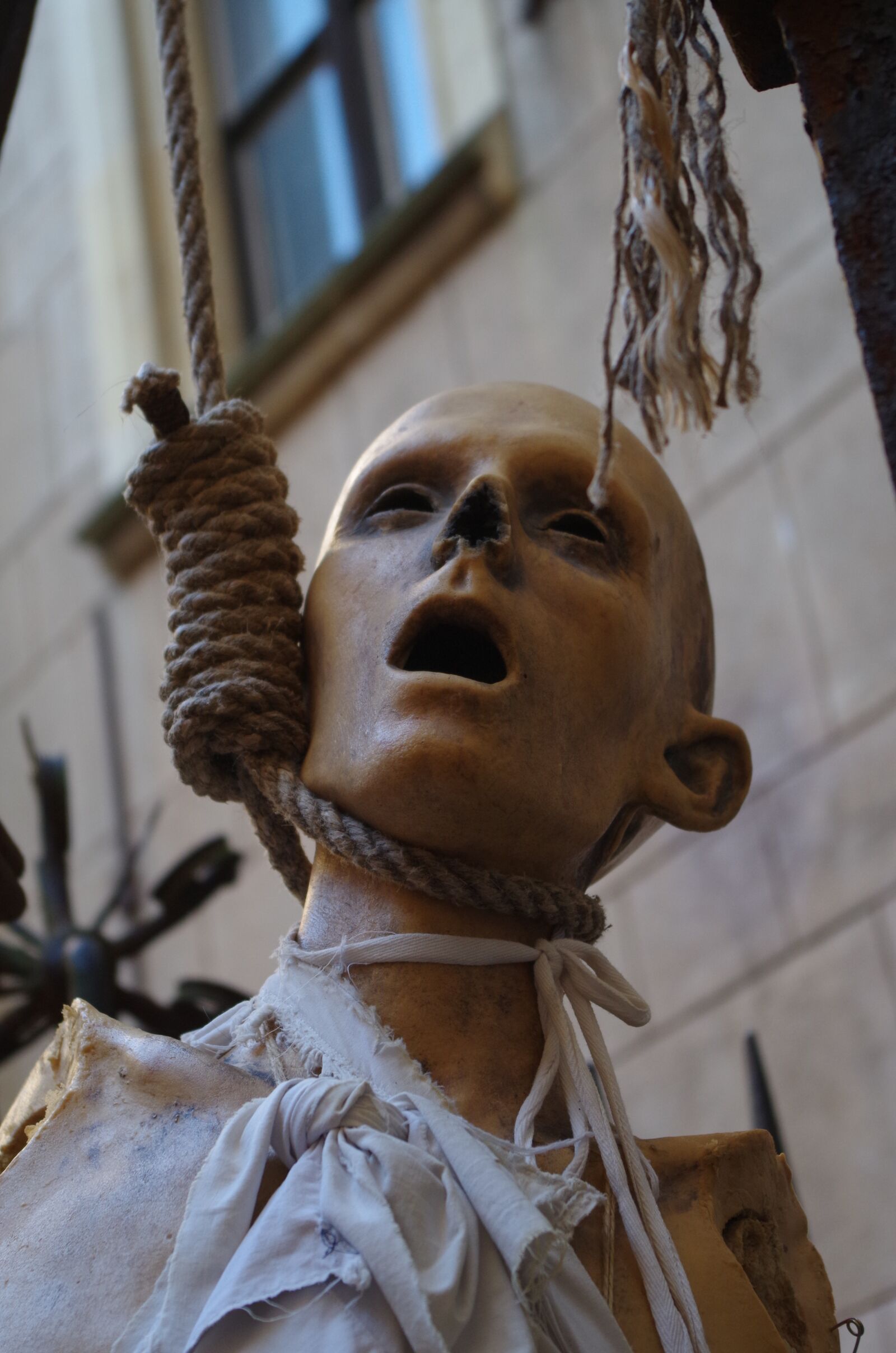 Pentax K-500 sample photo. Hangman, puppet, corpse photography
