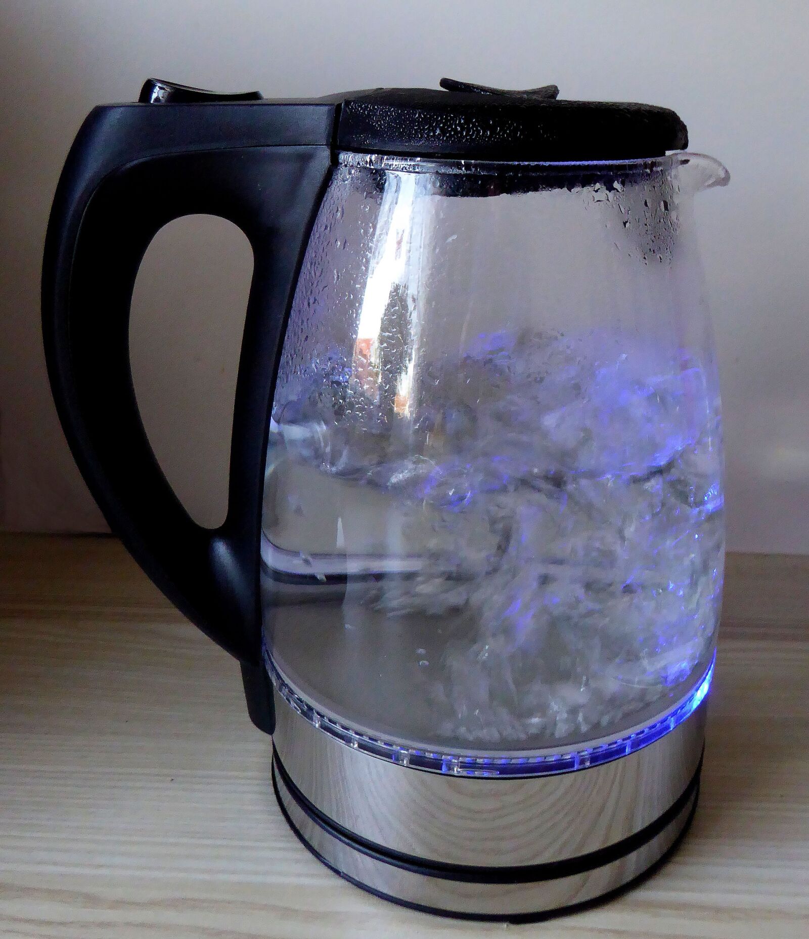 Panasonic DMC-TZ61 sample photo. Kettle, bubble, glass photography