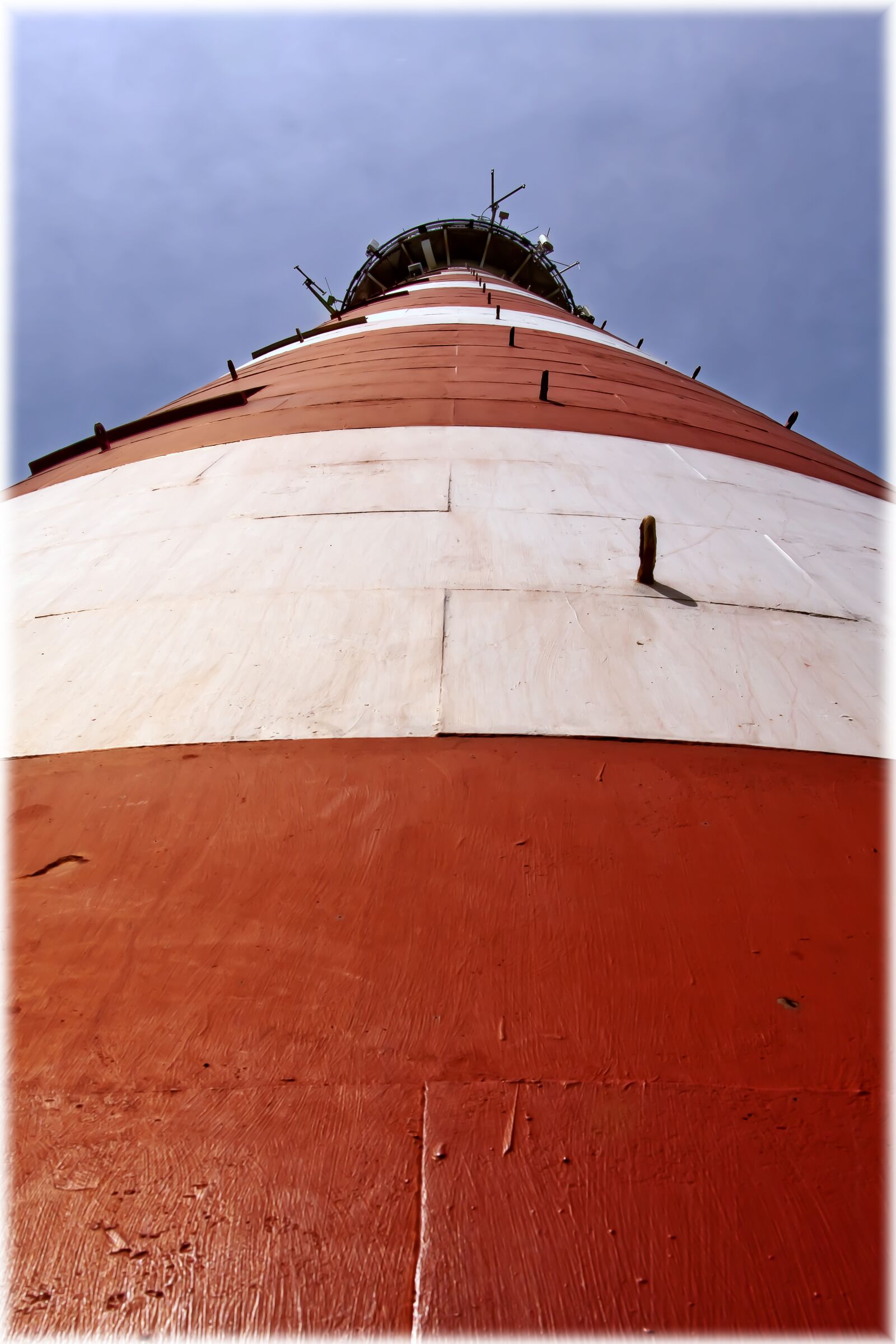 Canon EOS 40D sample photo. Lighthouse, red white, sea photography