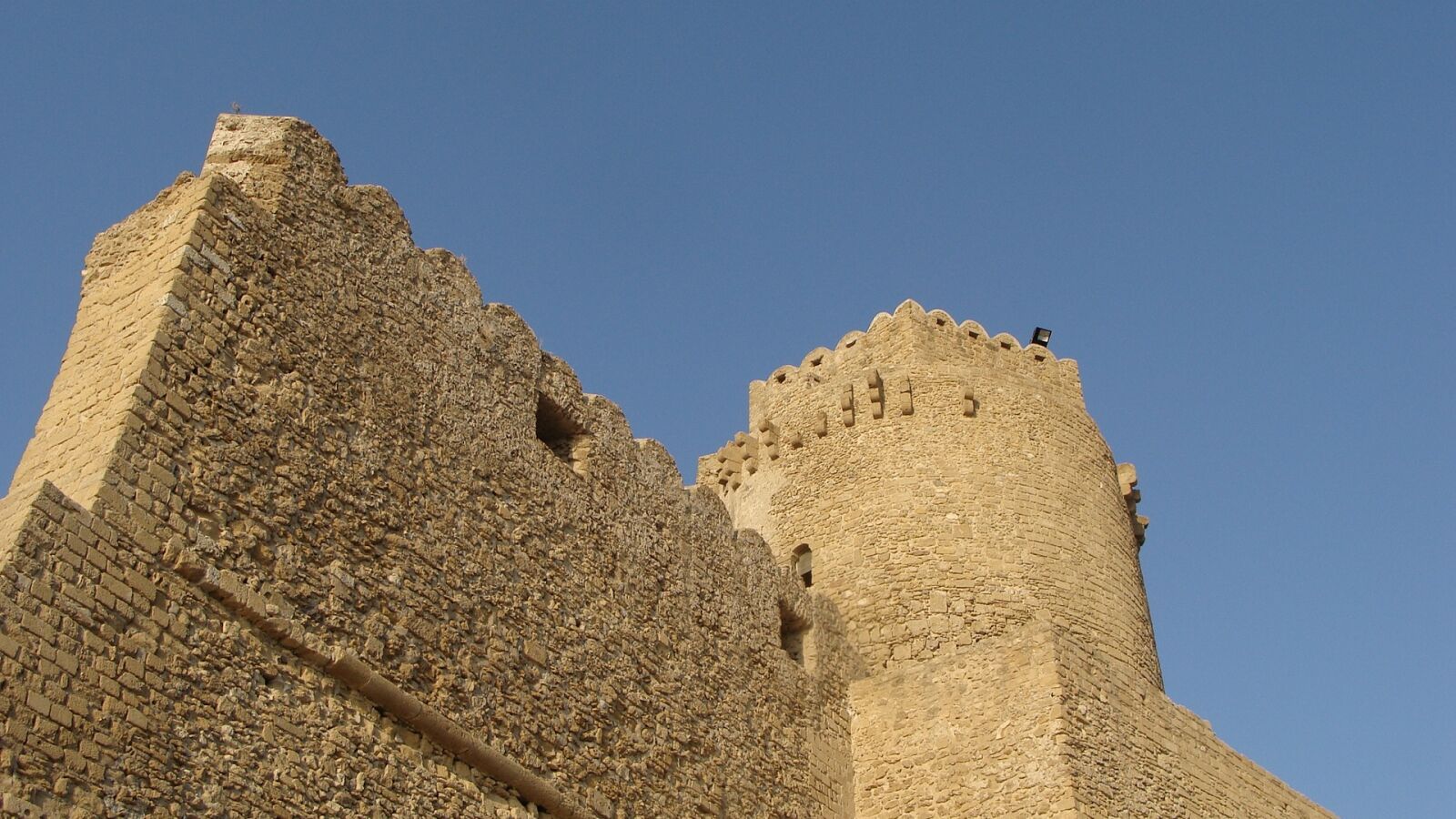 Sony Cyber-shot DSC-H10 sample photo. Castle, summer, calabria photography