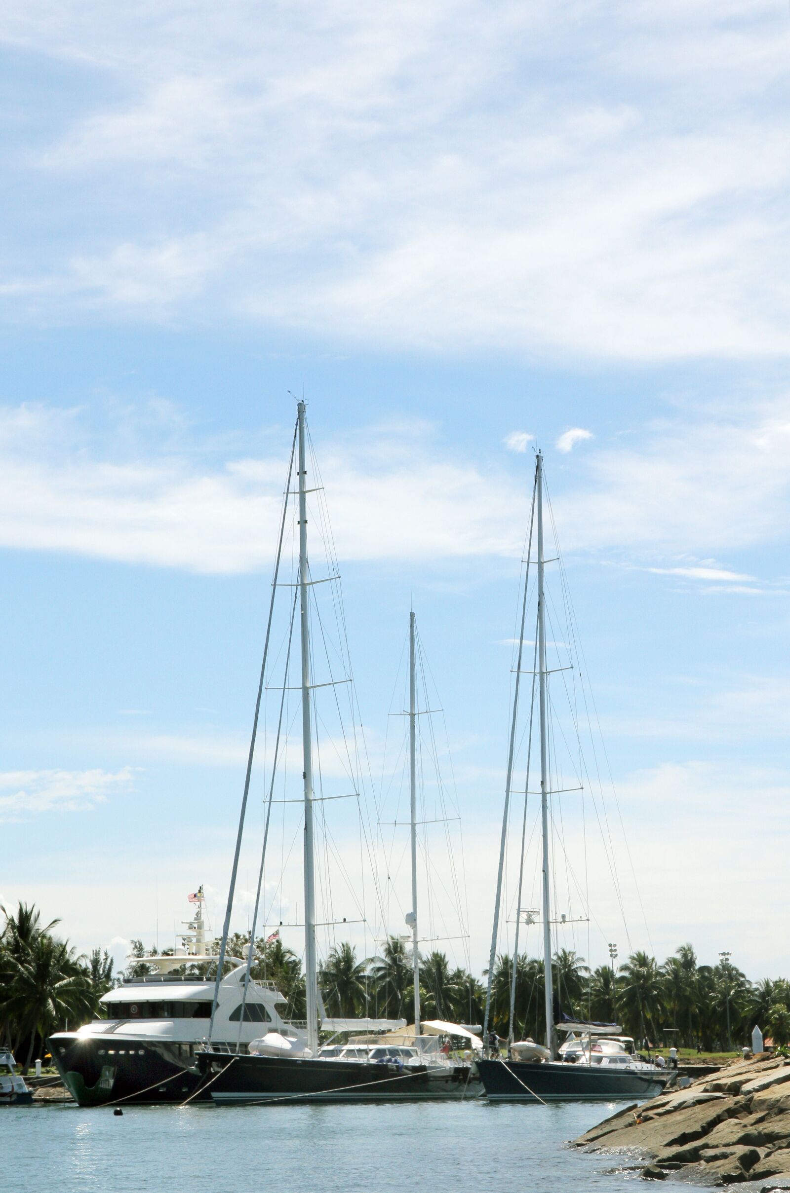 Canon EOS 7D sample photo. Yachts, harbor, boat photography