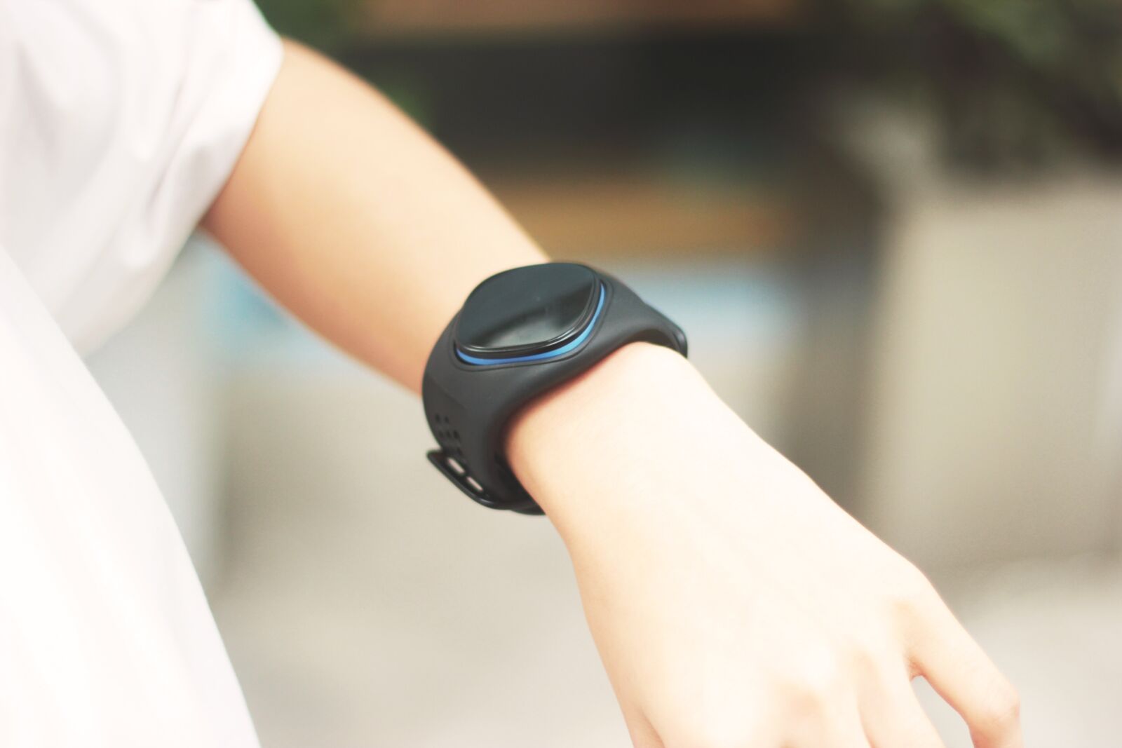 Canon EOS 550D (EOS Rebel T2i / EOS Kiss X4) sample photo. Sports watch, arm, watch photography