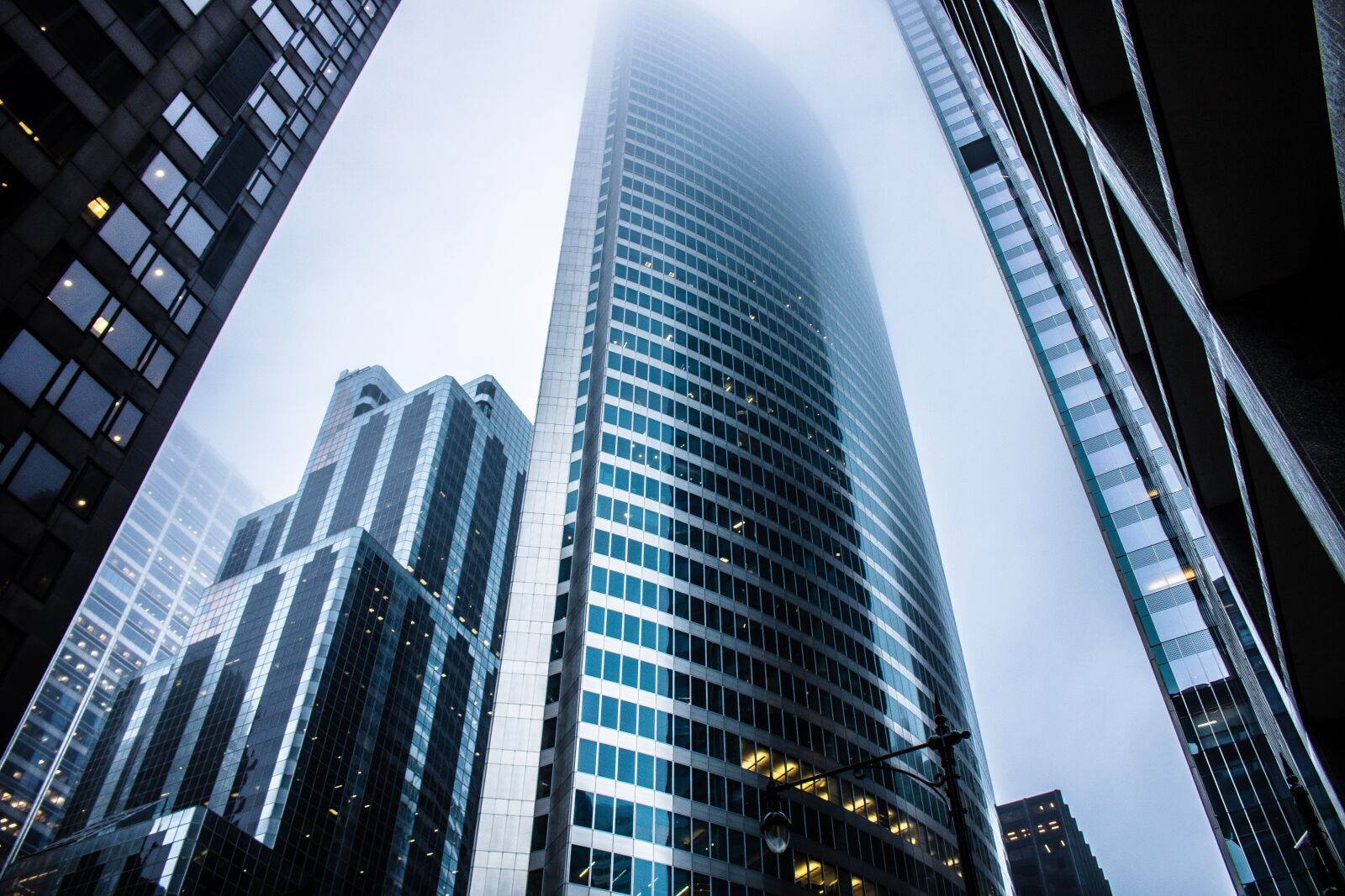 Canon EOS 750D (EOS Rebel T6i / EOS Kiss X8i) sample photo. Highrise, fog, urban photography