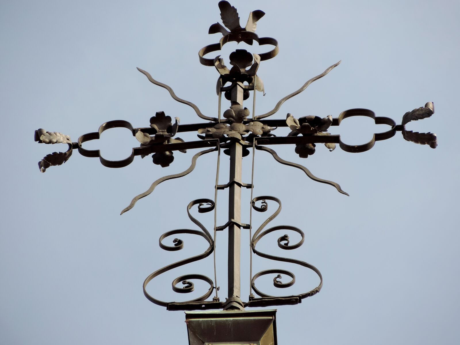Nikon Coolpix P520 sample photo. Cast iron, christianity, cross photography