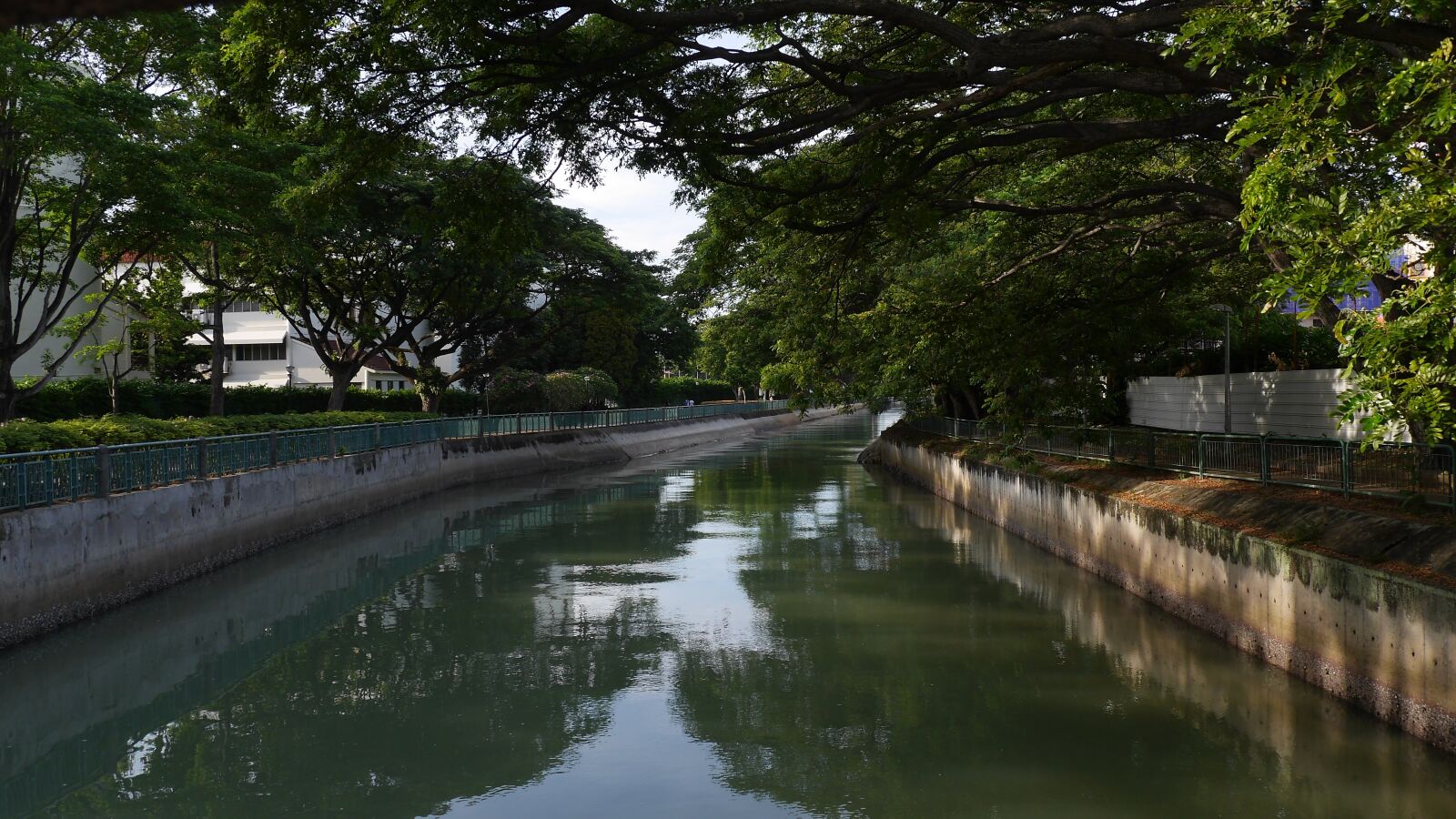 Panasonic Lumix DMC-GH3 sample photo. Canal, water, sea photography