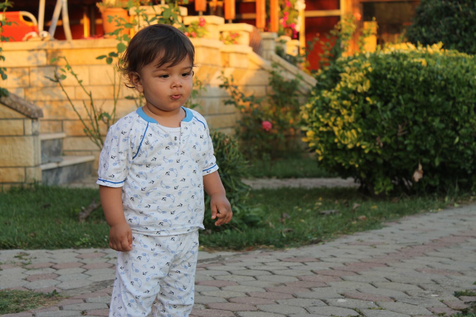 Canon EOS 1100D (EOS Rebel T3 / EOS Kiss X50) sample photo. Baby, cottage, child photography