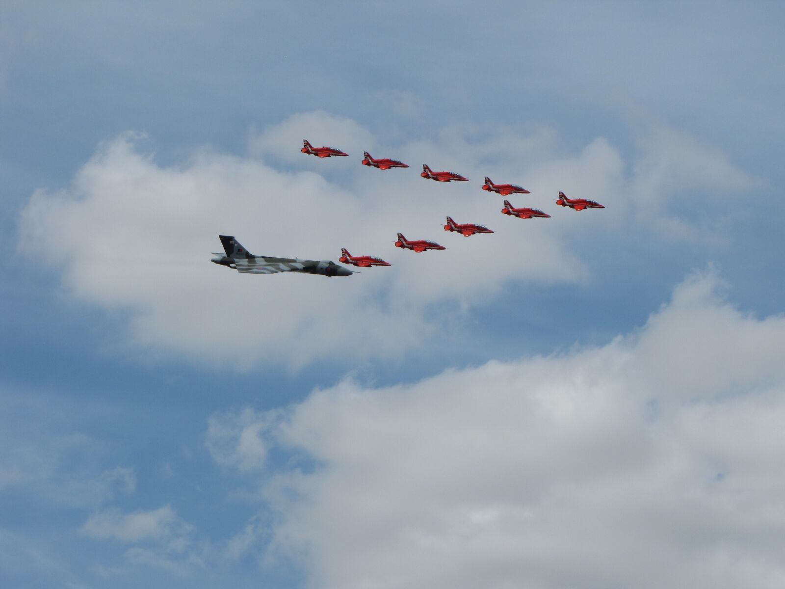 Canon PowerShot SX10 IS sample photo. Red arrows, vulcan, flypast photography