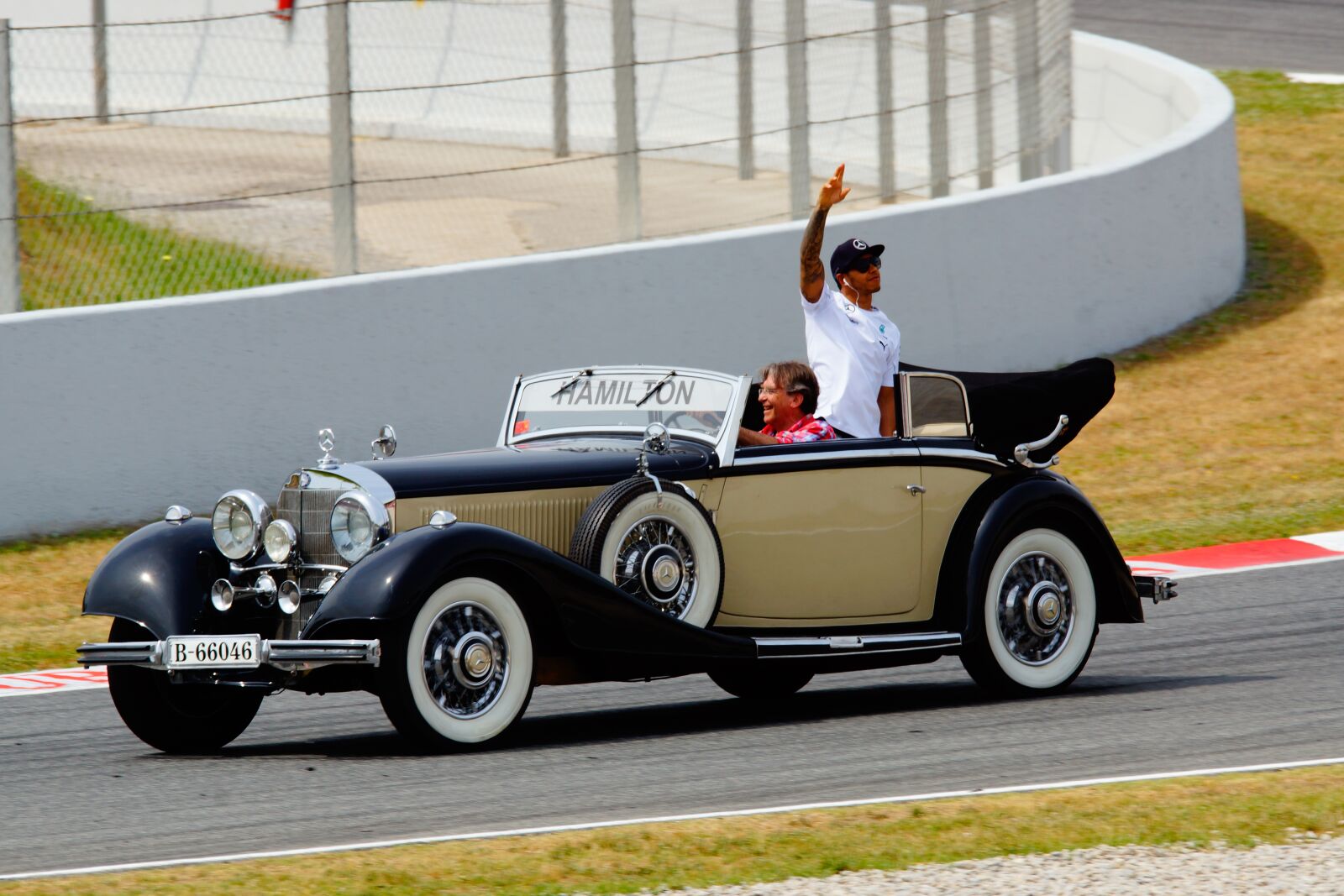 Sony SLT-A77 sample photo. Hamilton, formula 1, racing car photography