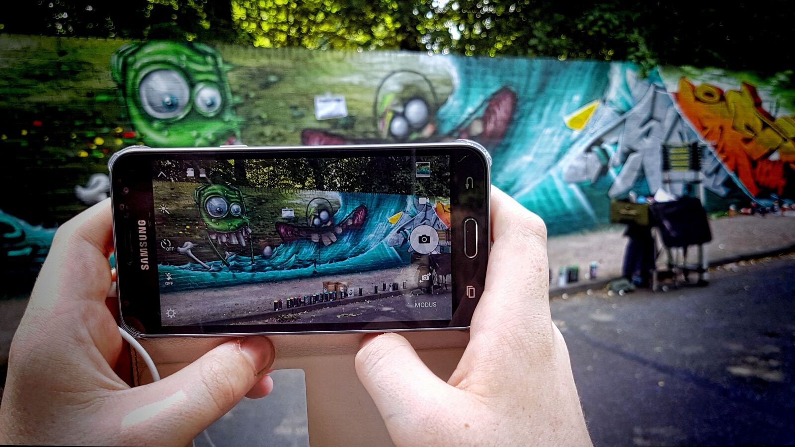 Samsung Galaxy S7 sample photo. Graffiti, sprayer, color photography