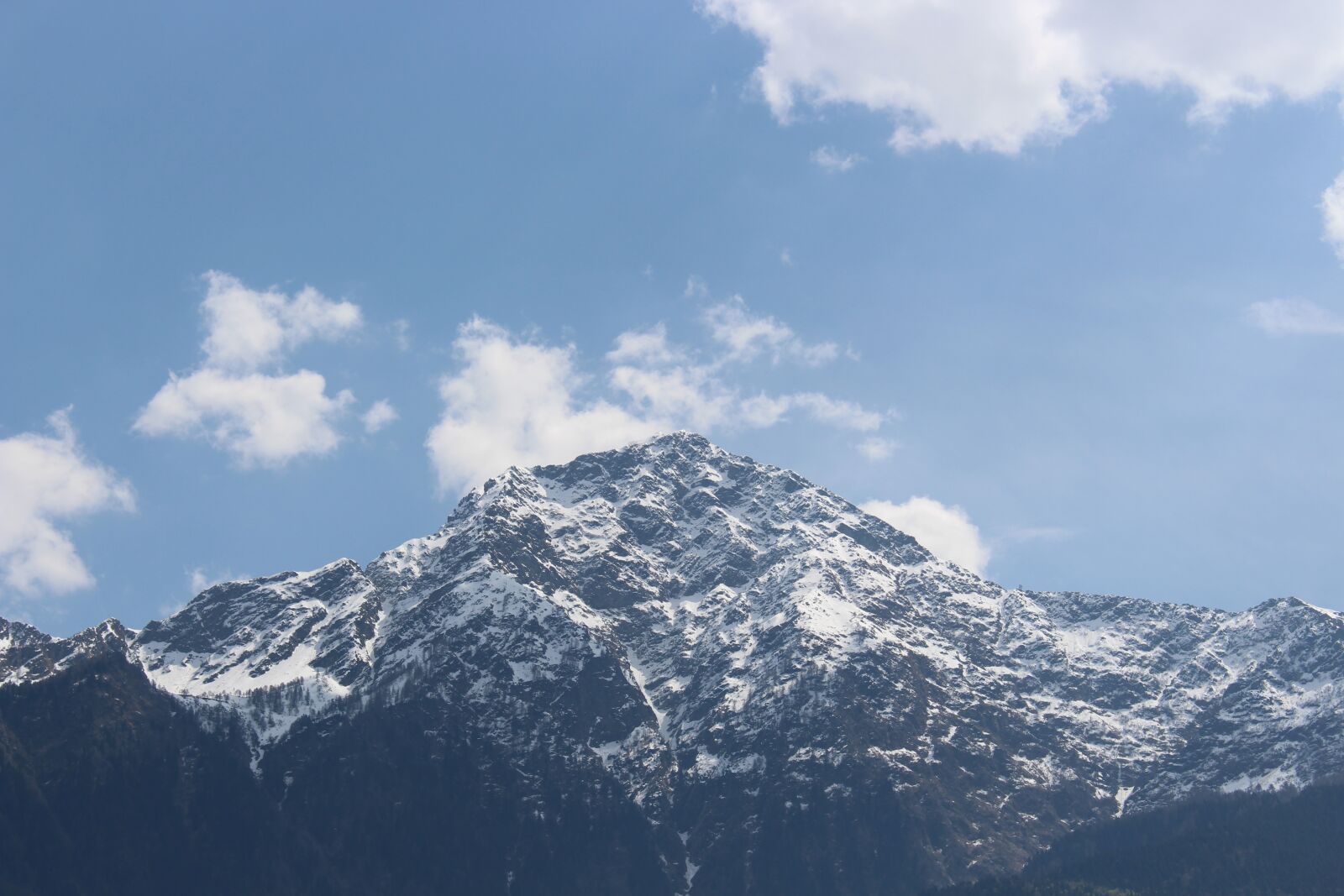 Canon EOS 700D (EOS Rebel T5i / EOS Kiss X7i) sample photo. Mountain, cloud, vacations photography