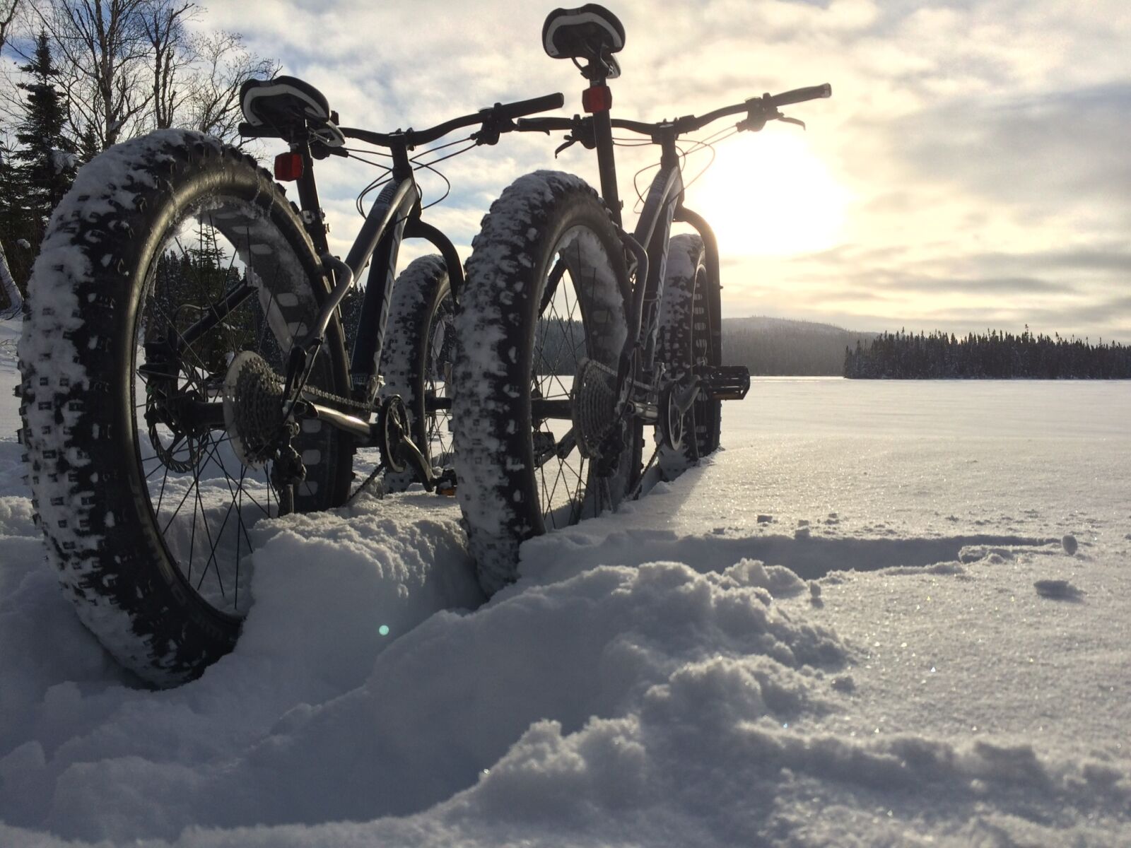 iPhone 5s back camera 4.15mm f/2.2 sample photo. Bike, snow, winter landscape photography