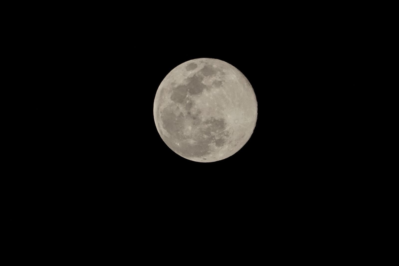 Sony FE 70-300mm F4.5-5.6 G OSS sample photo. Luna, moon, astronomy photography