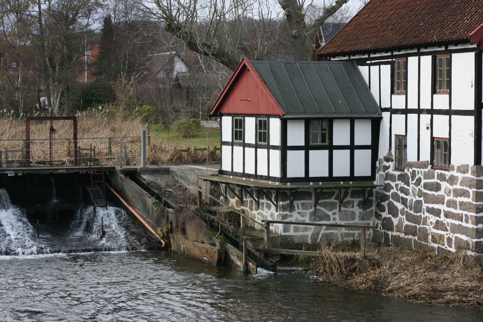 Canon EOS 400D (EOS Digital Rebel XTi / EOS Kiss Digital X) sample photo. Water mill, s by photography