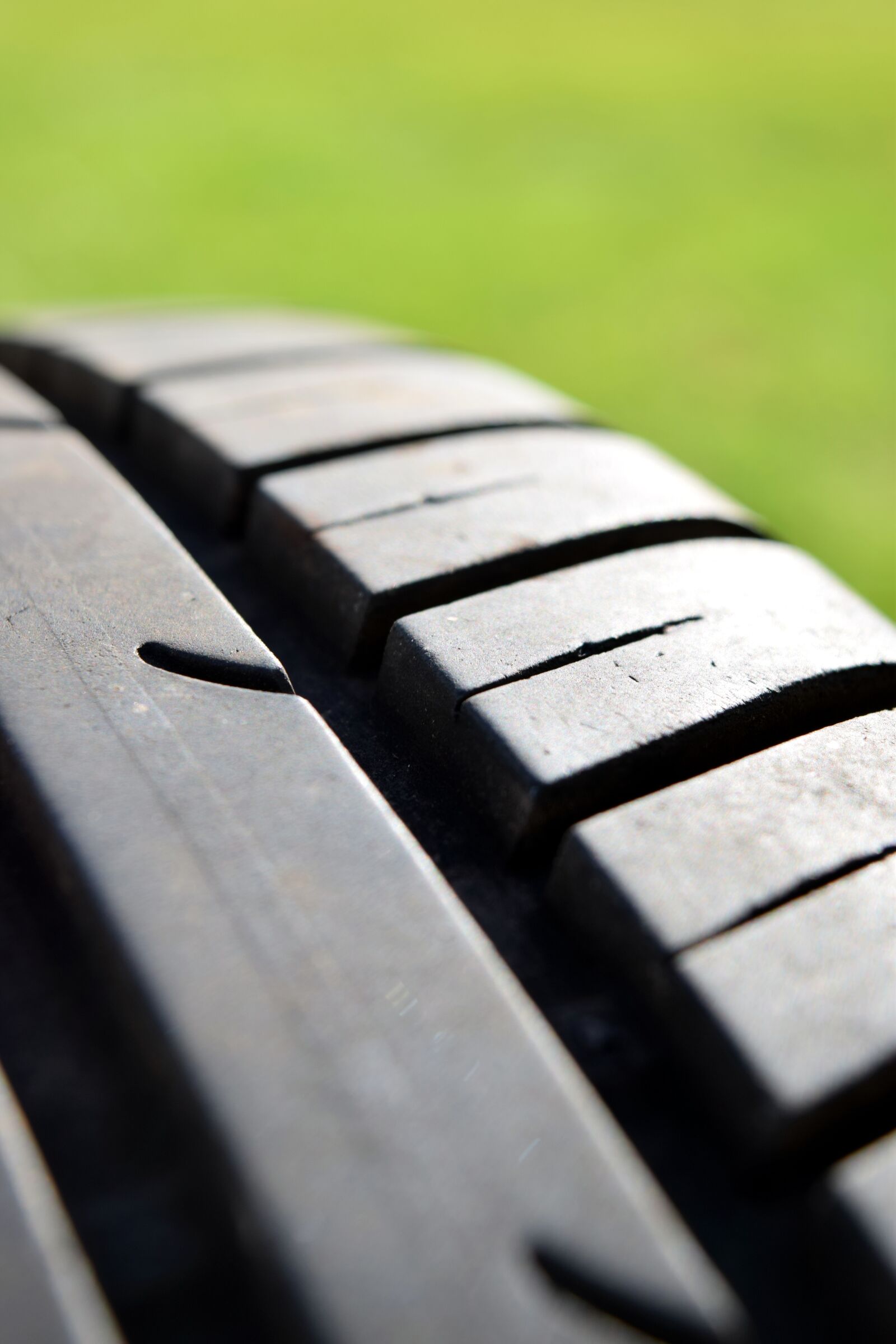 Nikon D5300 sample photo. Auto tires, profile, mature photography