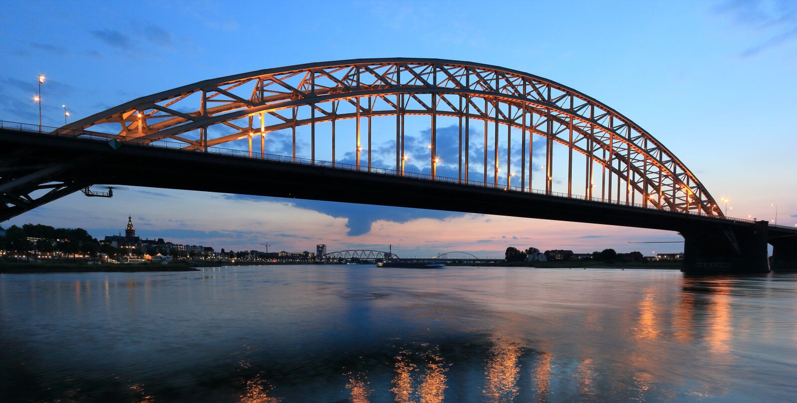 Canon EOS 550D (EOS Rebel T2i / EOS Kiss X4) sample photo. Netherlands, nijmegen, river photography