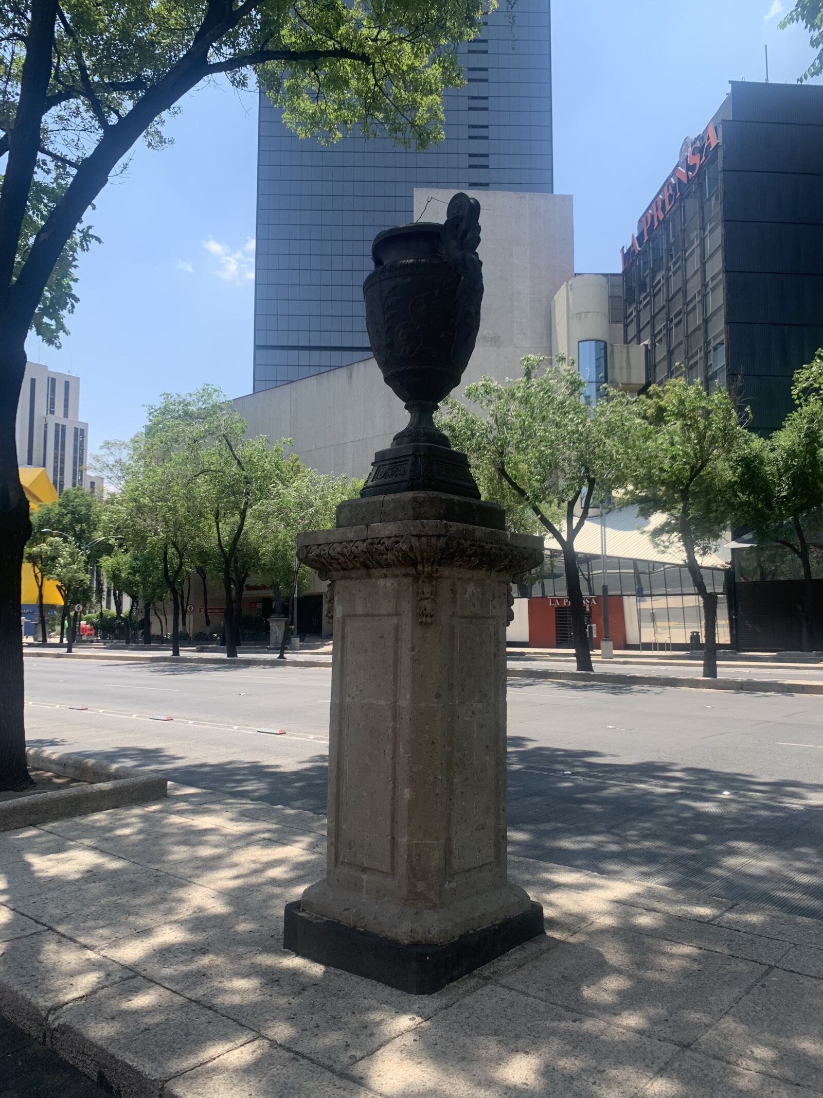 iPhone XS Max back dual camera 4.25mm f/1.8 sample photo. Reforma, méxico, copa photography