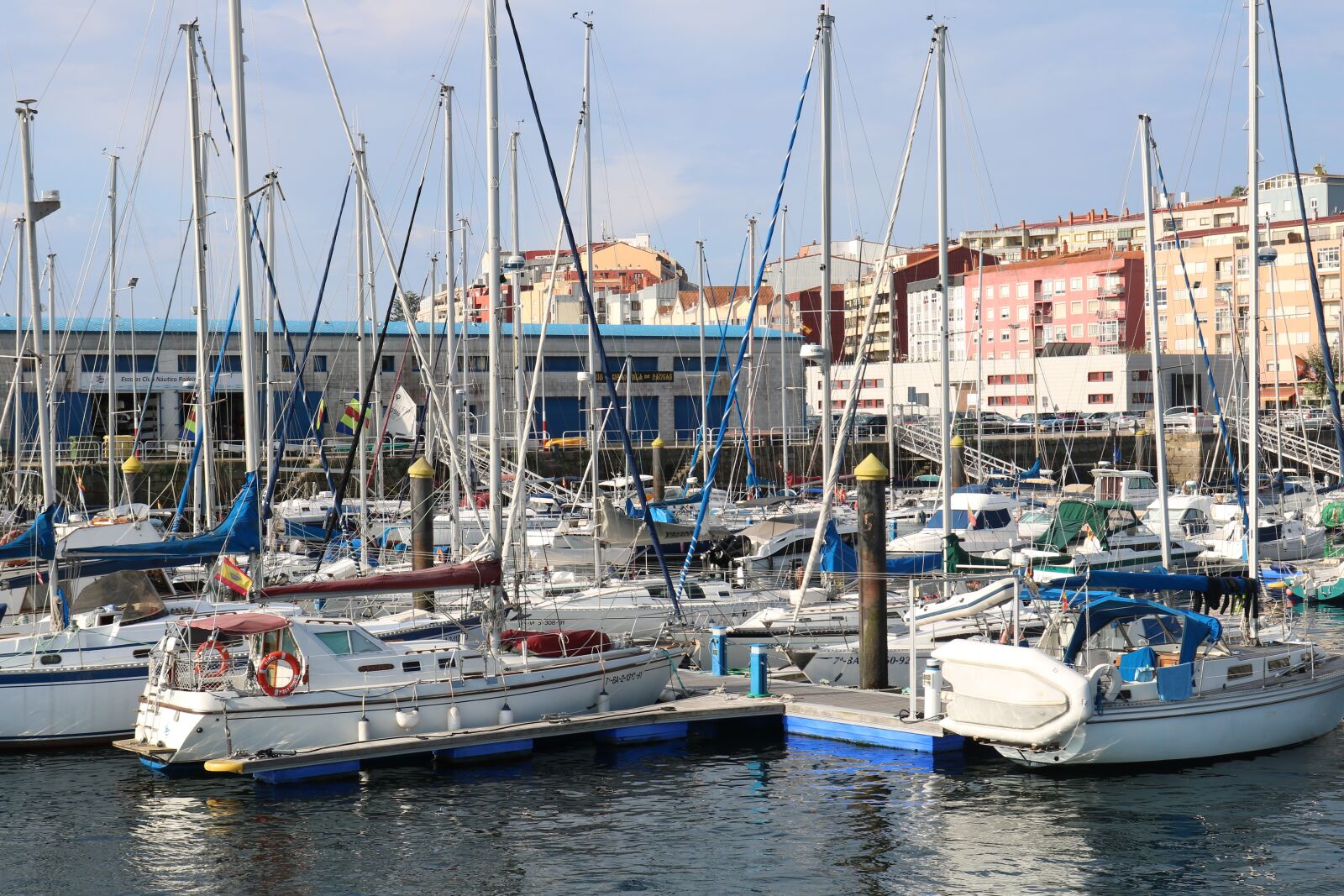 Canon EOS 750D (EOS Rebel T6i / EOS Kiss X8i) sample photo. Galicia, port, boats photography
