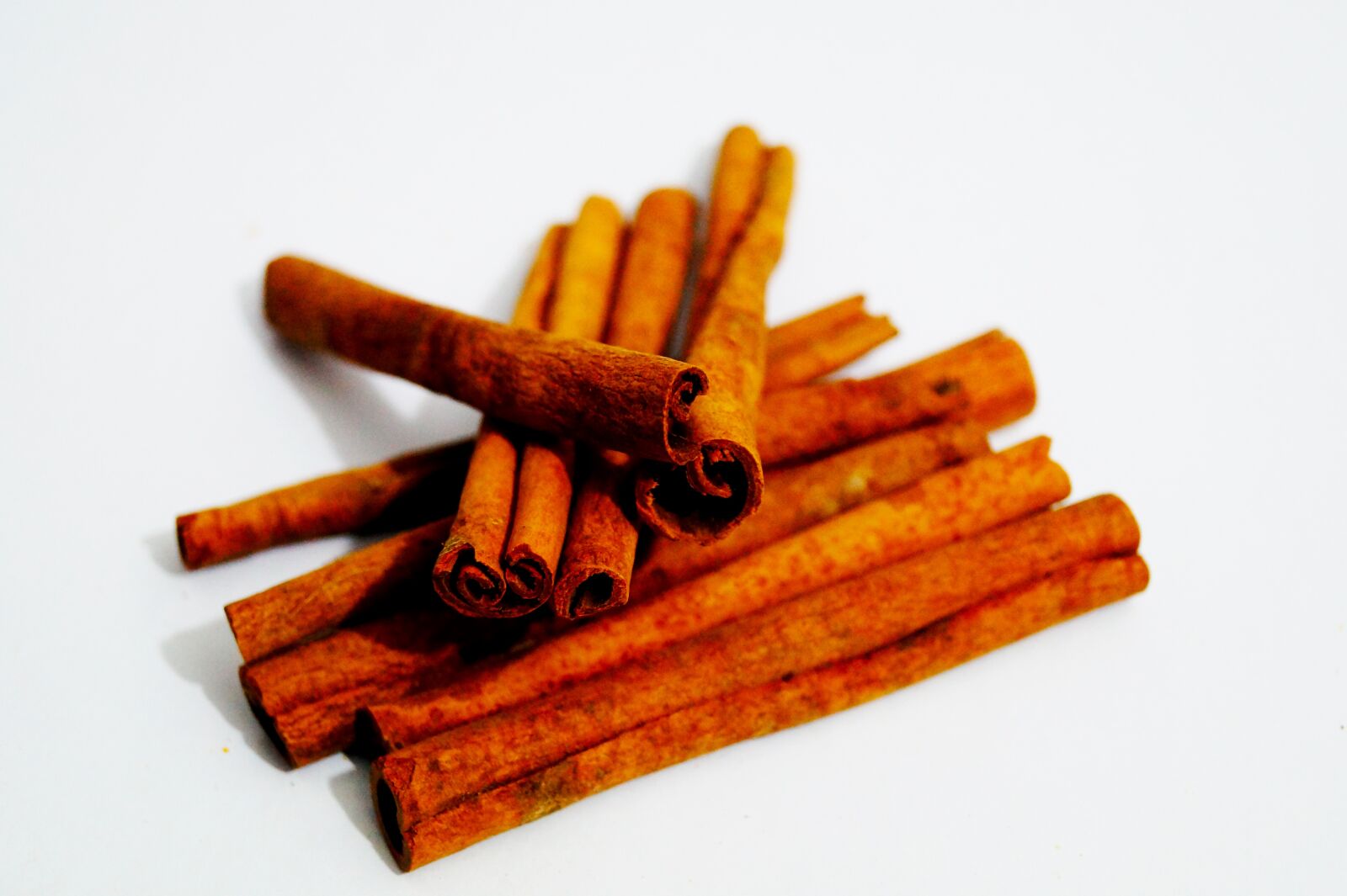 Sony DT 18-55mm F3.5-5.6 SAM II sample photo. Cinnamon, food, product shot photography