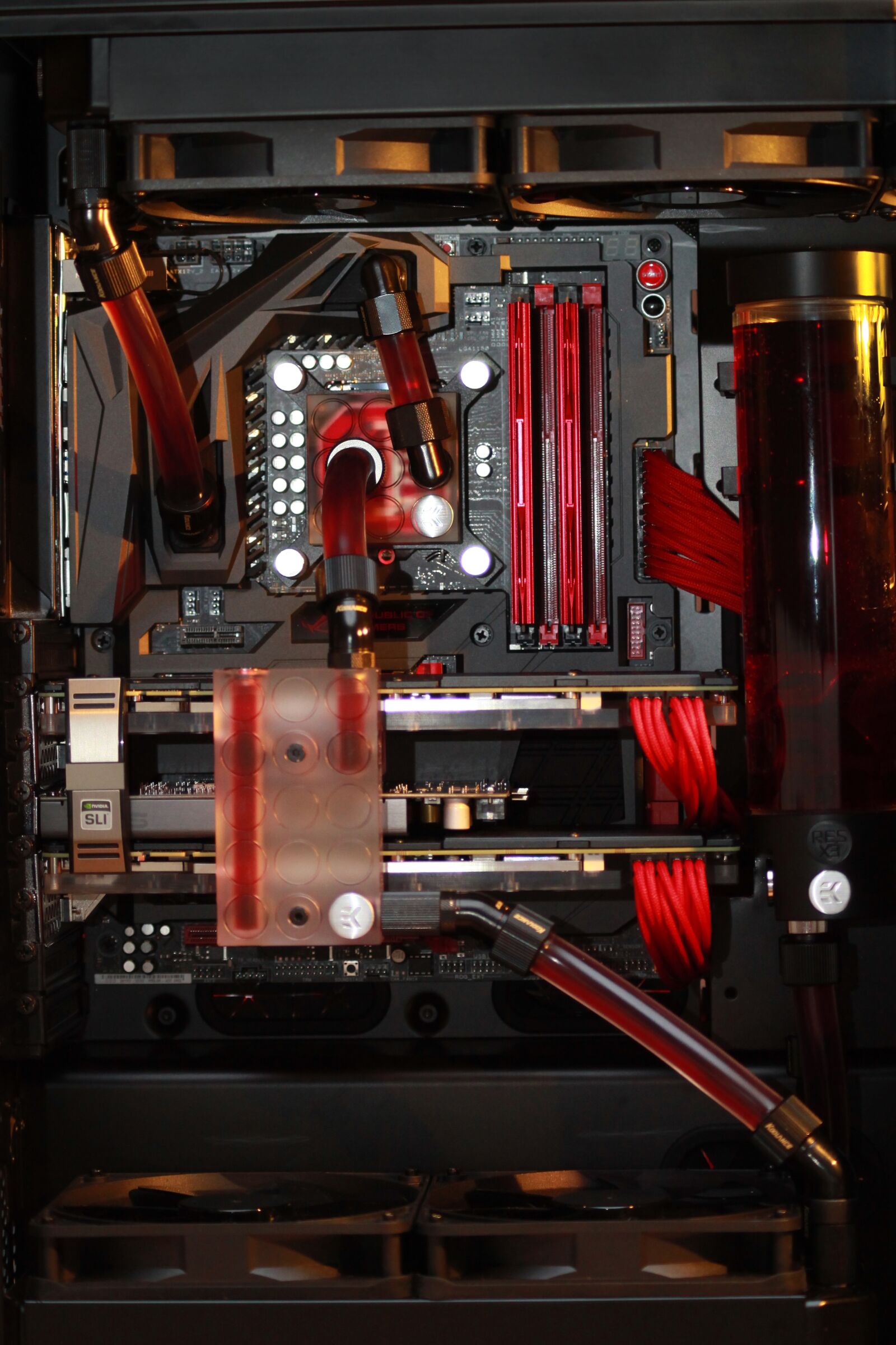 Canon EOS 5D Mark II sample photo. Watercooling, pc, computer photography