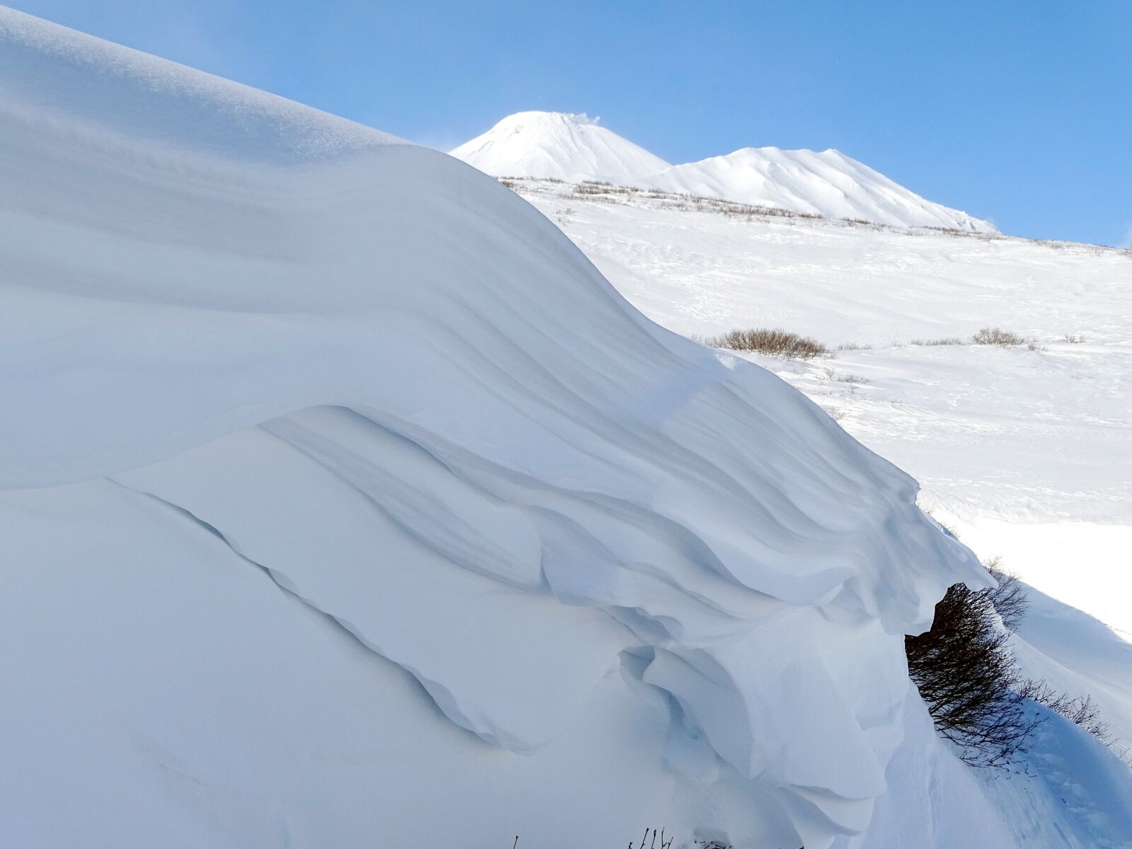 Sony DSC-HX400 sample photo. Mountains, snow, cornice photography
